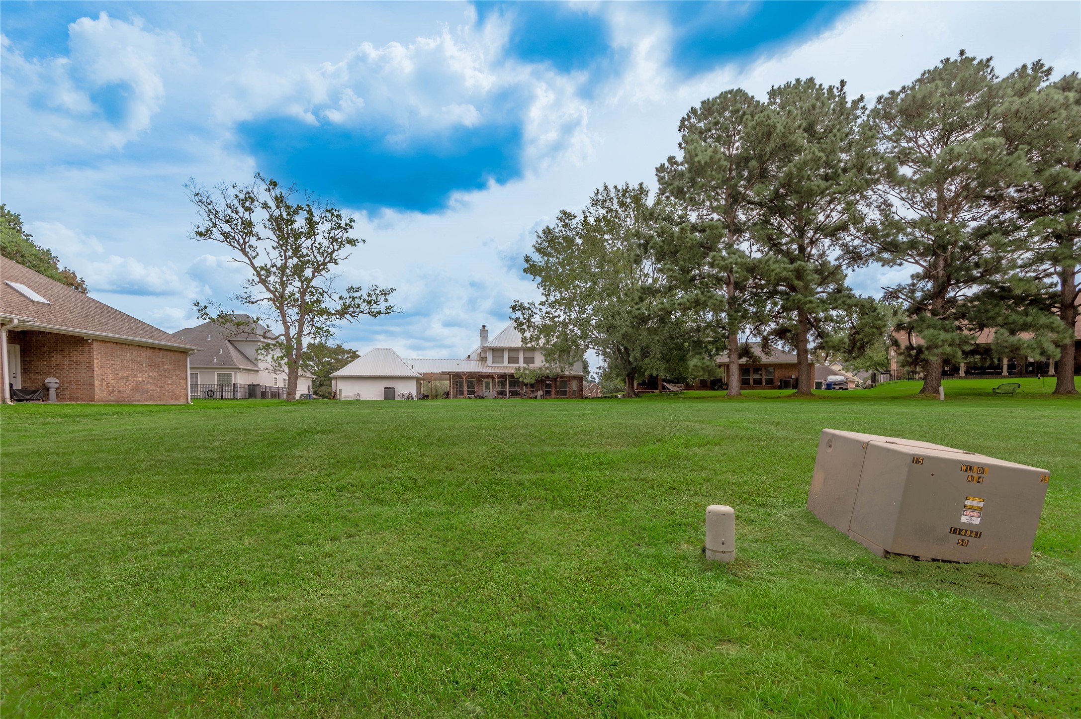 1410 W Lake Shores Property Photo 5