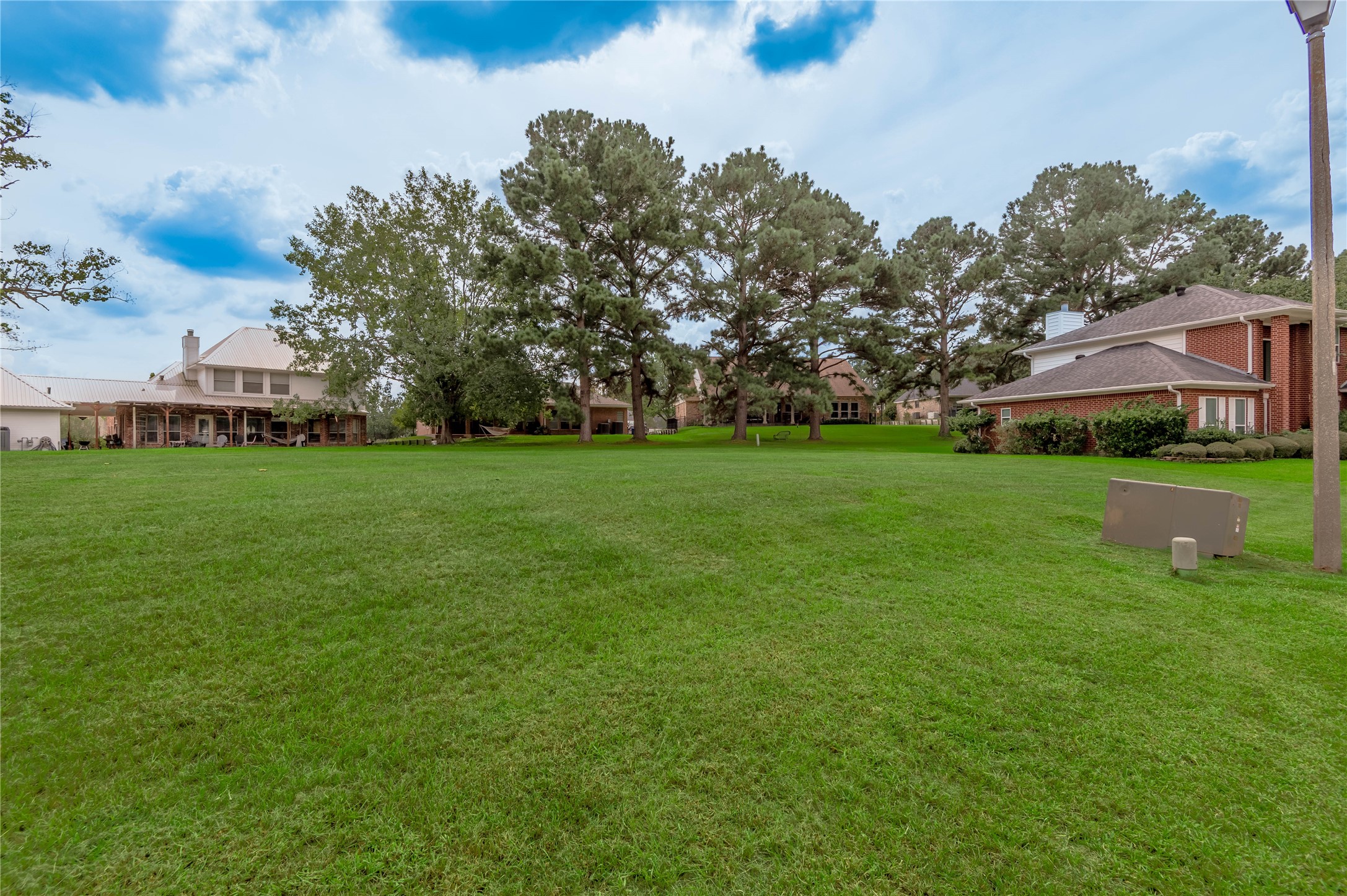 1410 W Lake Shores Property Photo 6