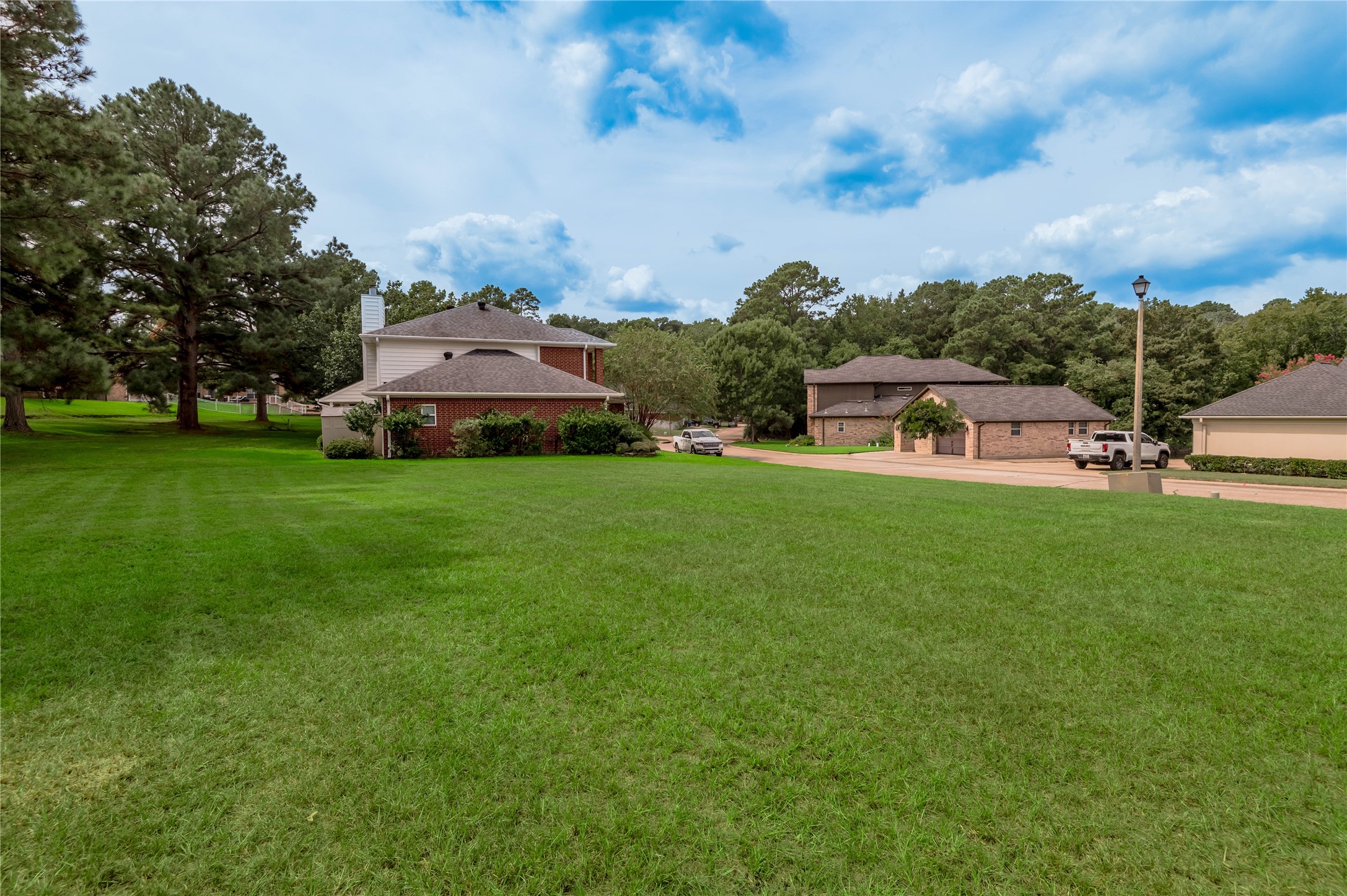 1410 W Lake Shores Property Photo 8