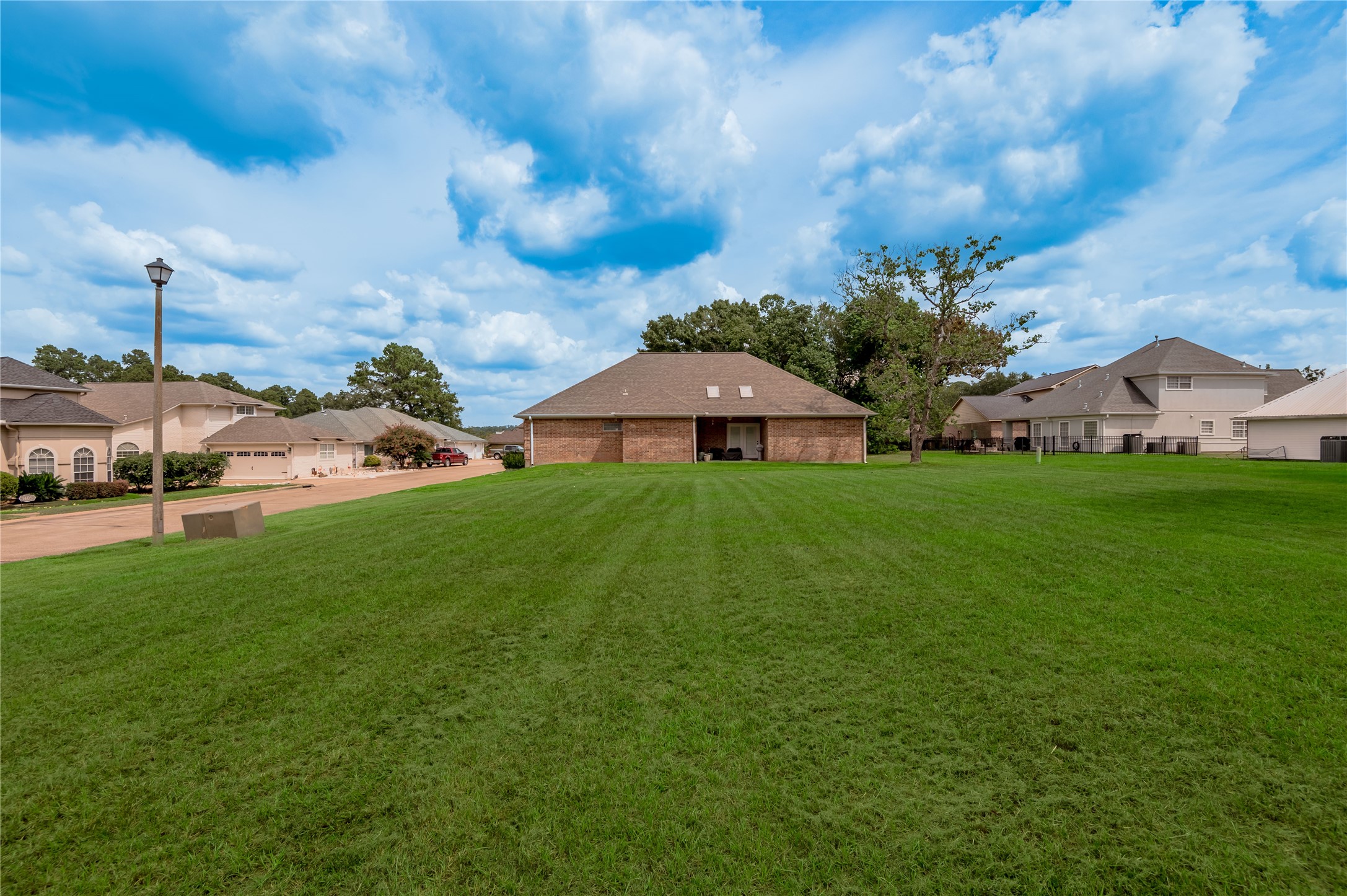 1410 W Lake Shores Property Photo 10