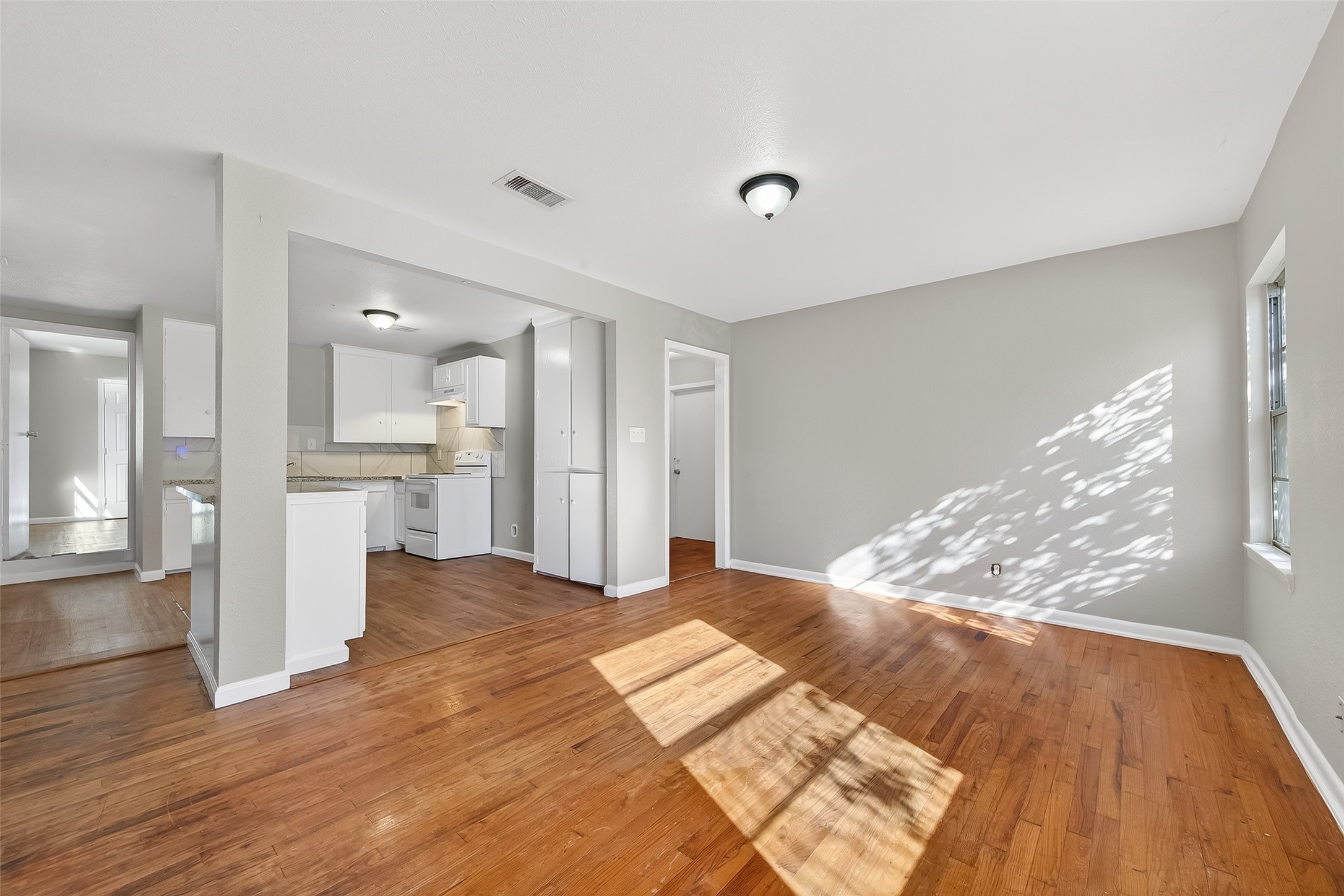 6127 Beldart Street Property Photo 4