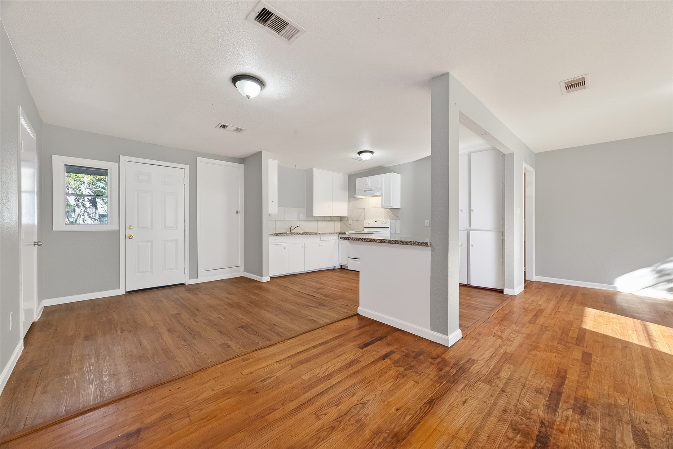 6127 Beldart Street Property Photo 5