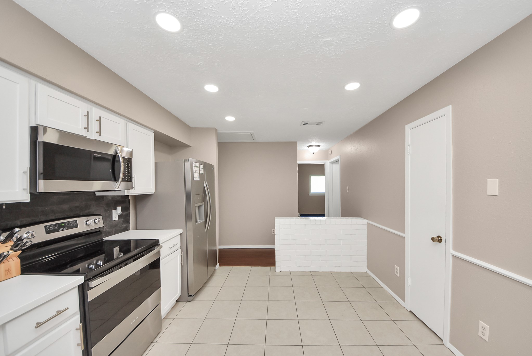 2519 Colonial Ridge Drive Property Photo 11