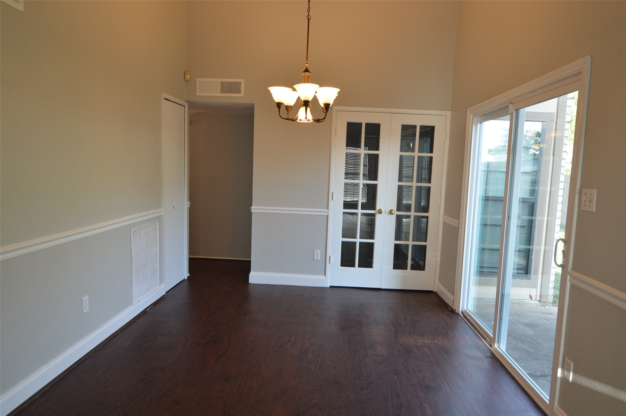 24014 Four Sixes Lane Property Photo 3