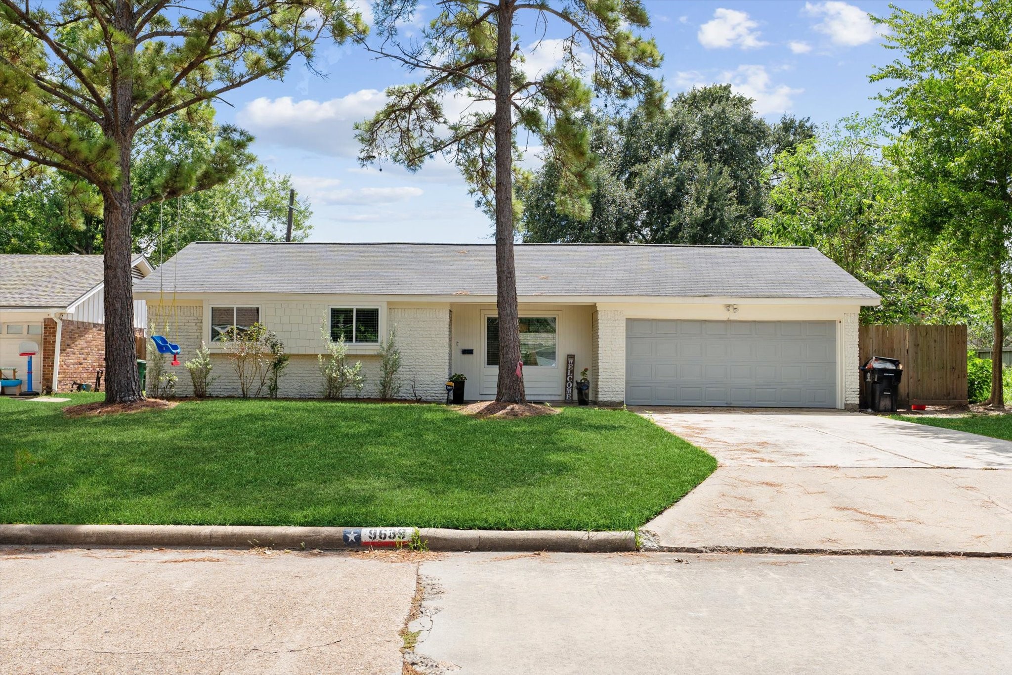 9639 Vogue Lane Property Photo 1