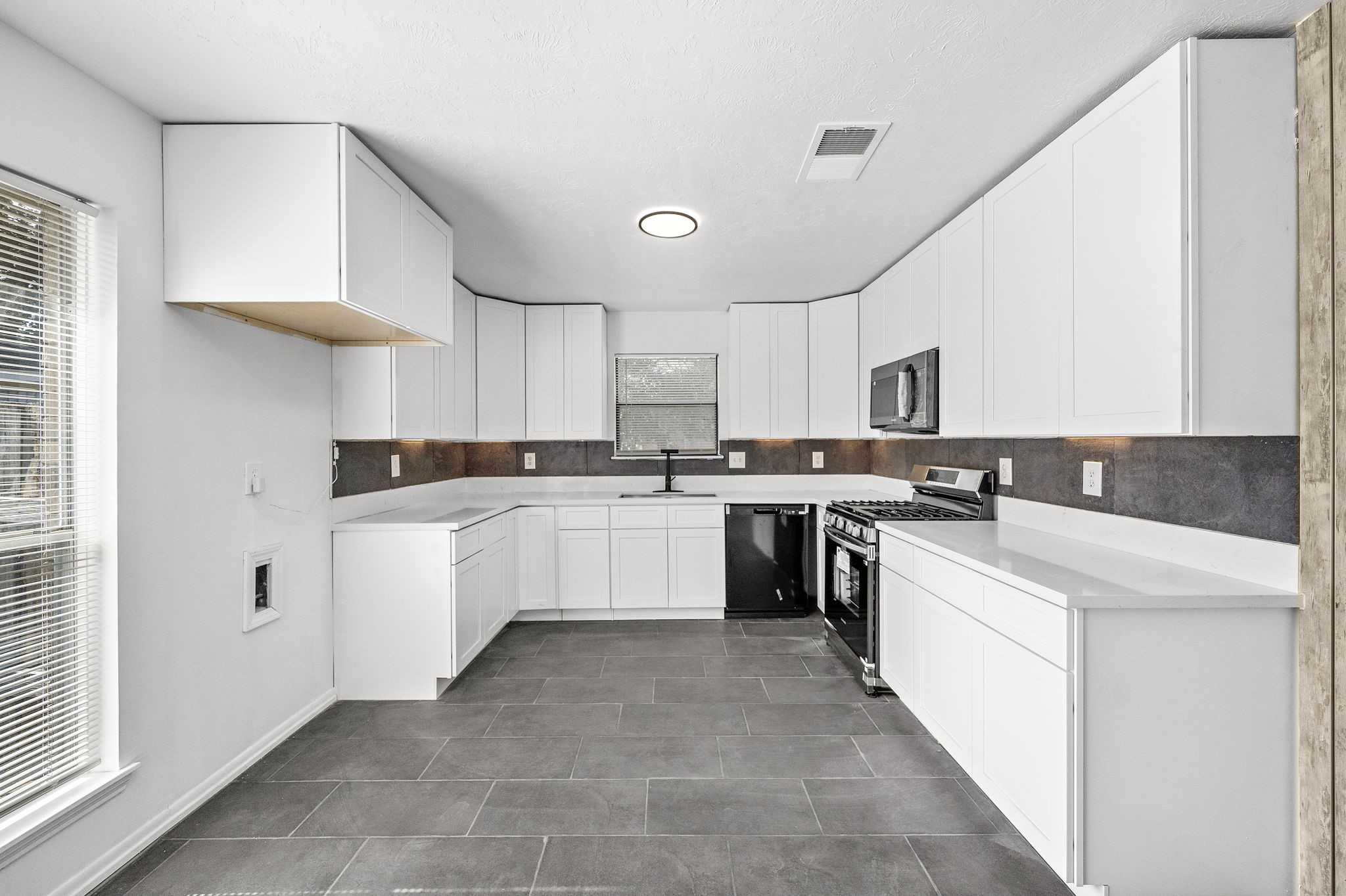 1022 Western Meadows Drive Property Photo 10