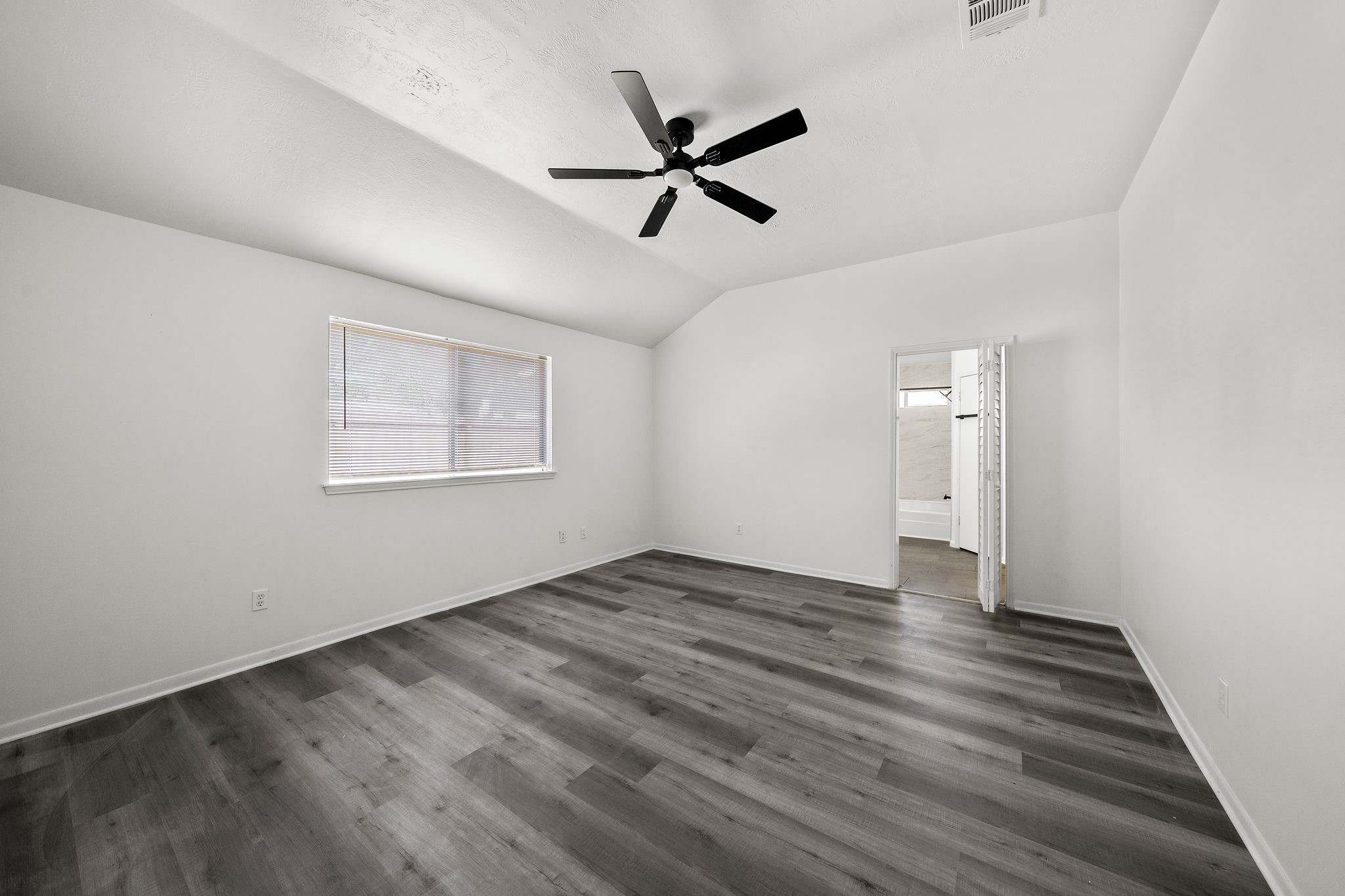 1022 Western Meadows Drive Property Photo 18