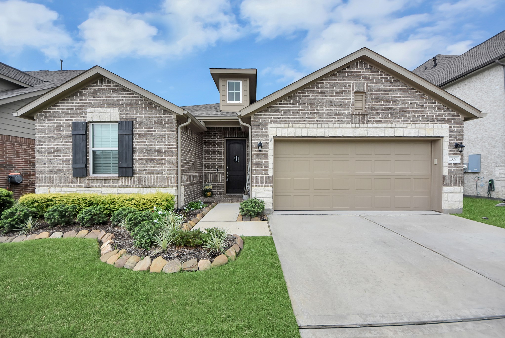 1859 Beau Banks Way Property Photo 4