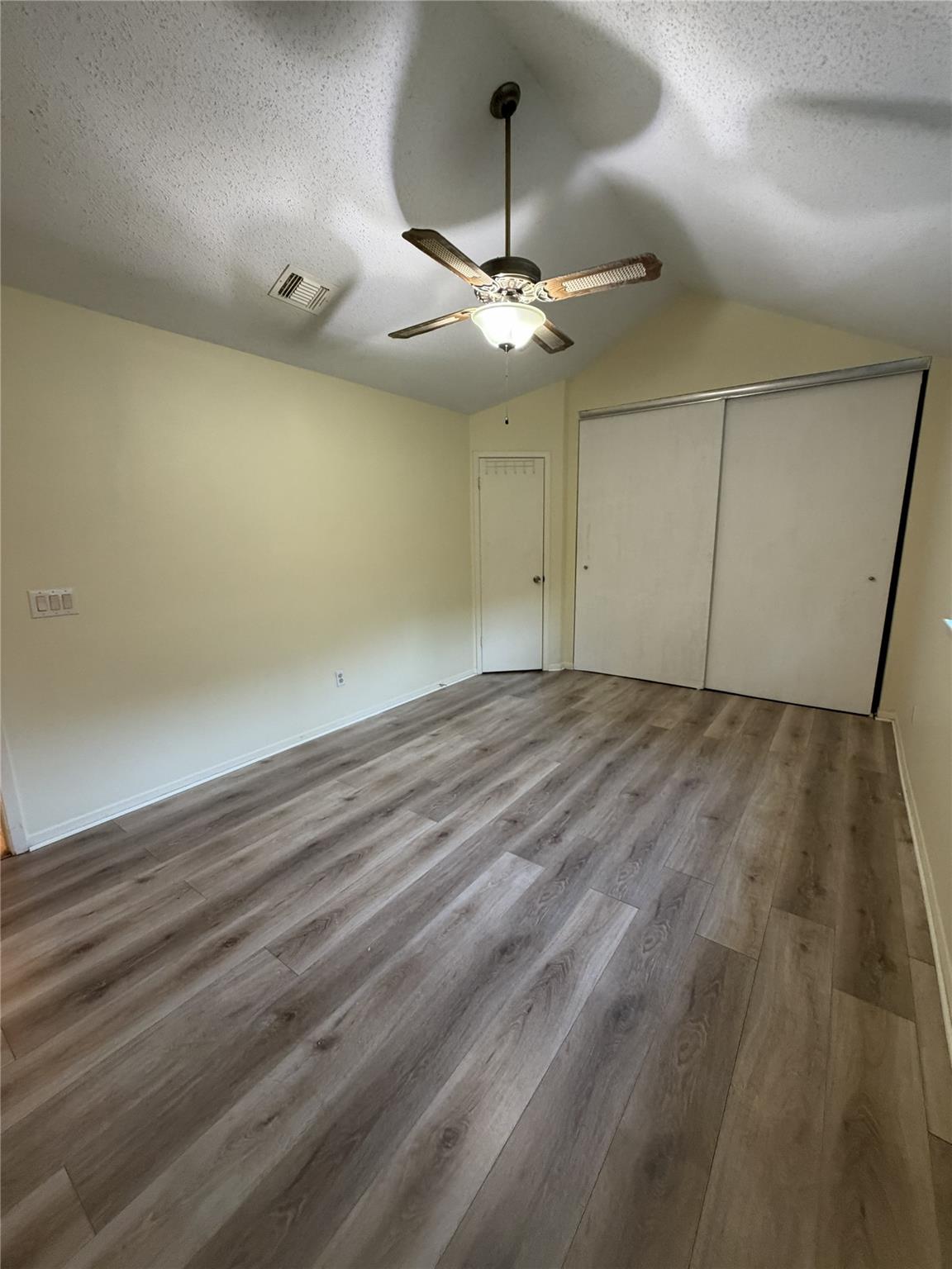 4718 Rainbow Run Property Photo 8