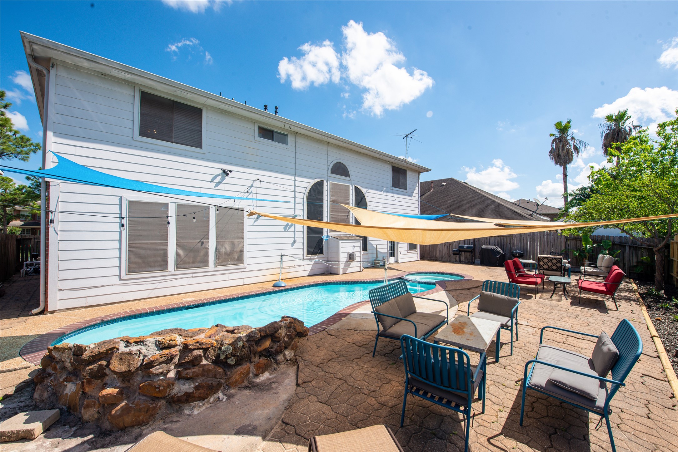 10815 Oak Bayou Lane Property Photo 1