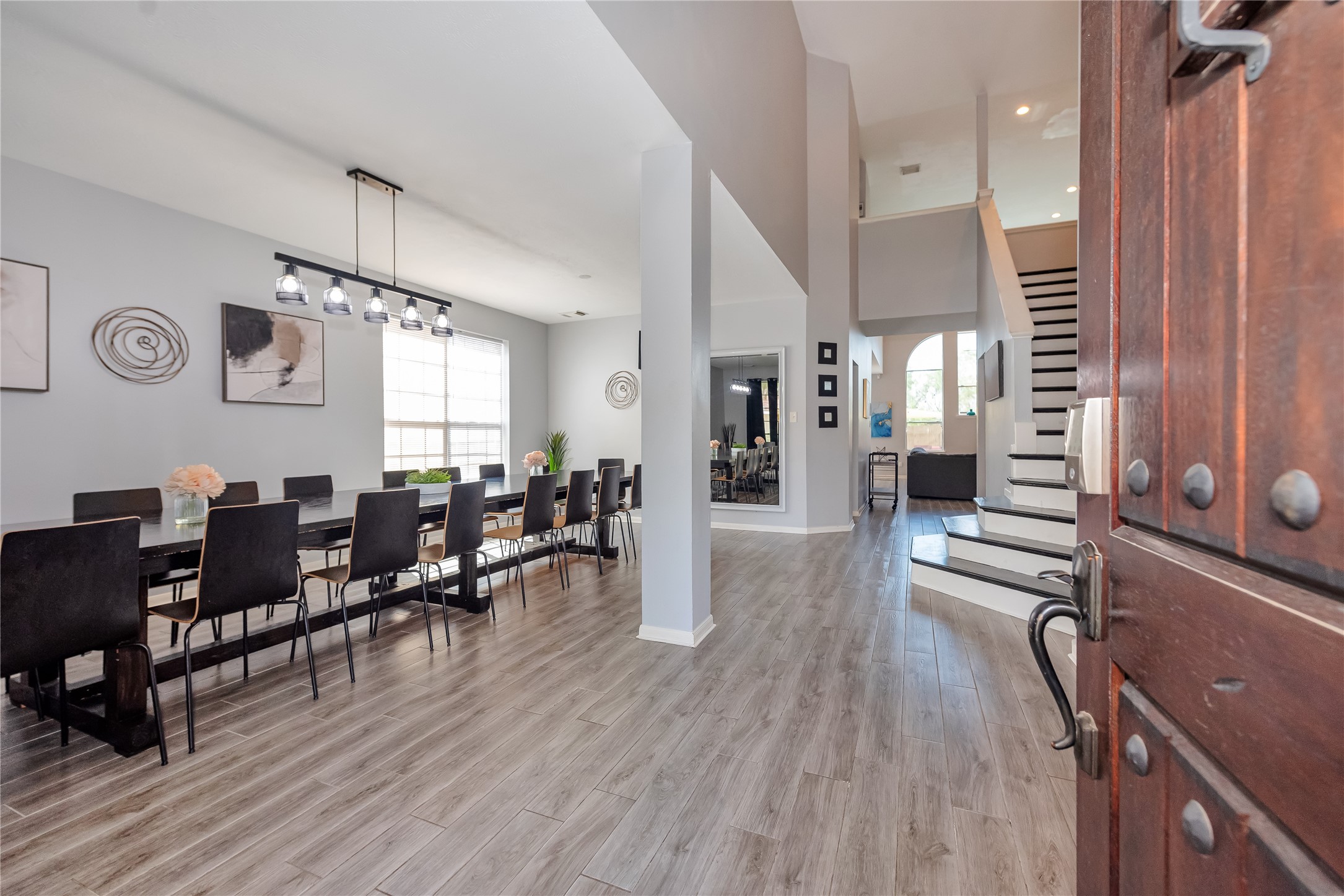 10815 Oak Bayou Lane Property Photo 4
