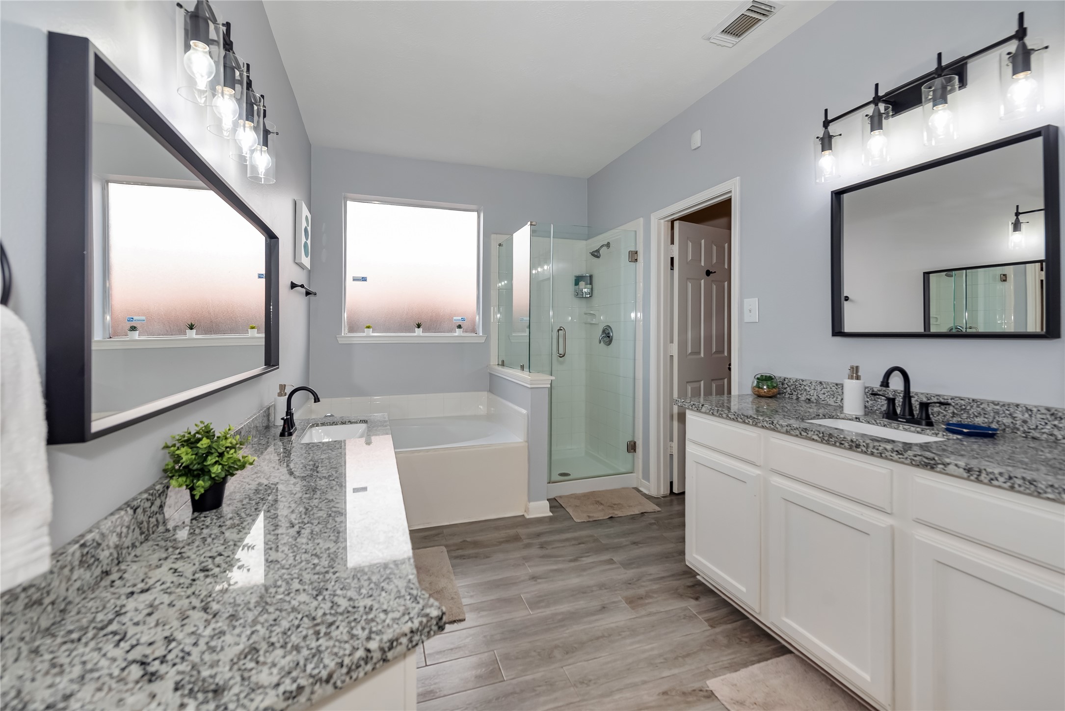 10815 Oak Bayou Lane Property Photo 27