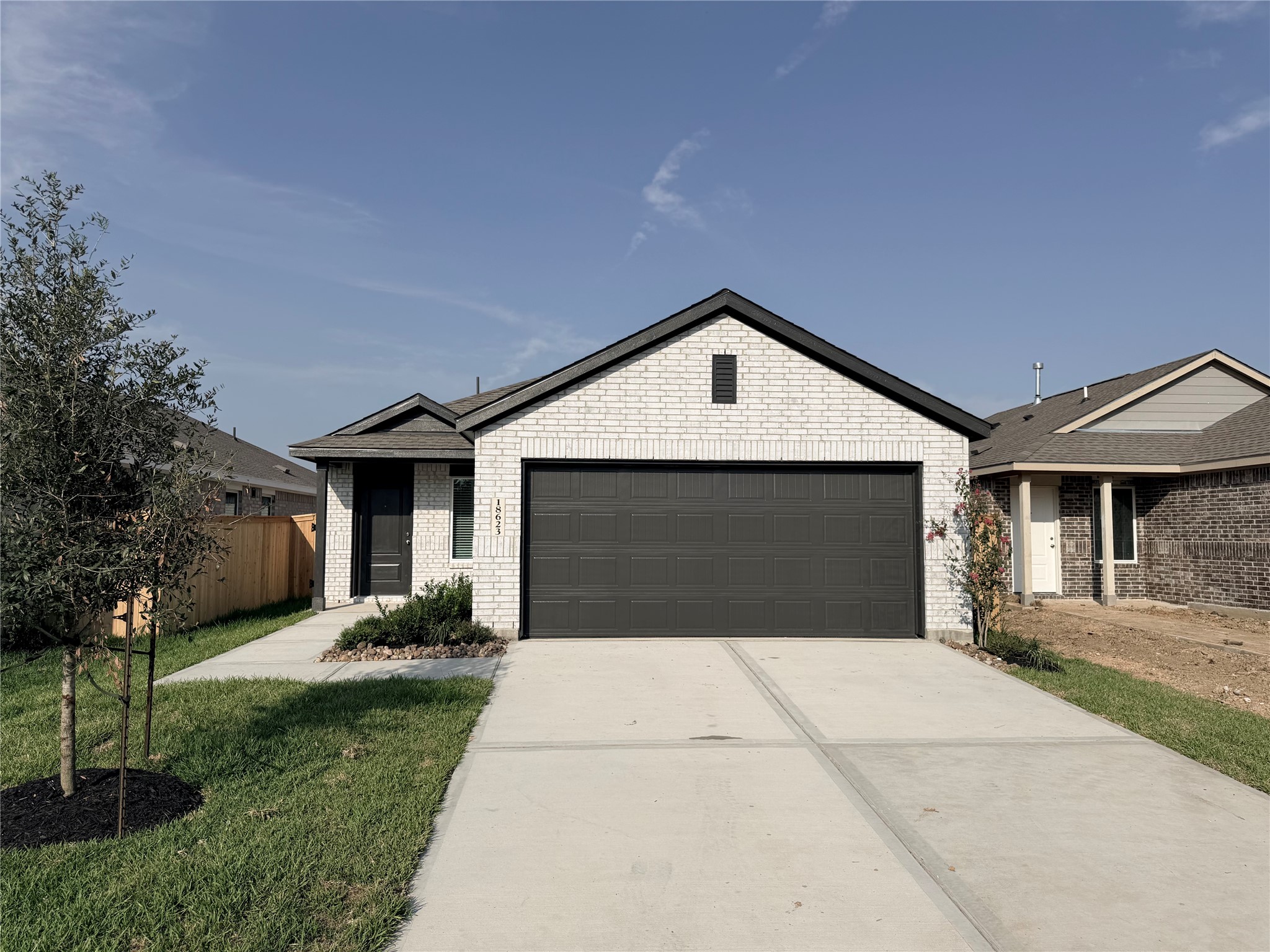 18623 Periwinkle Brook Drive Property Photo 2