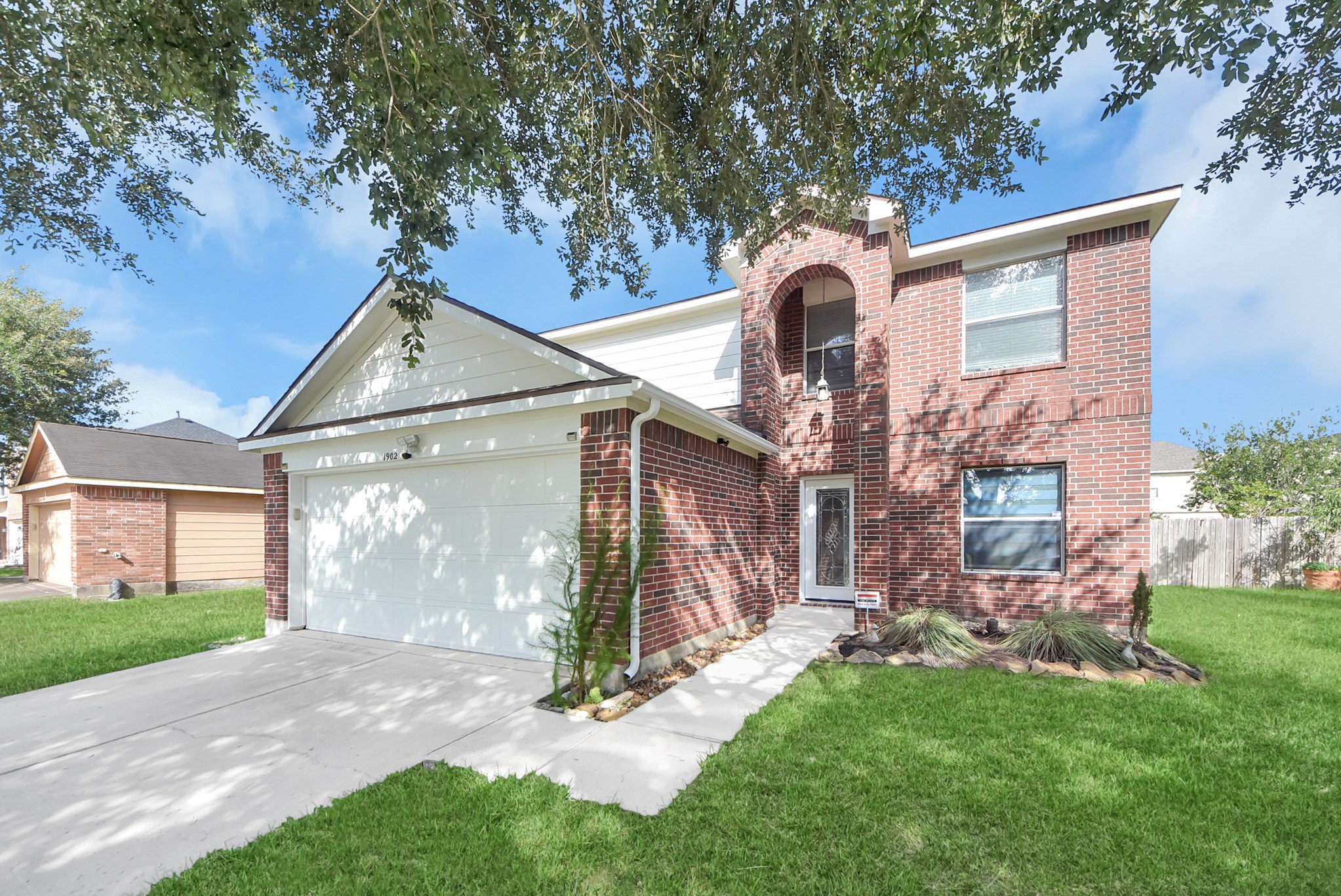 1902 Serenata Lane Property Photo 1