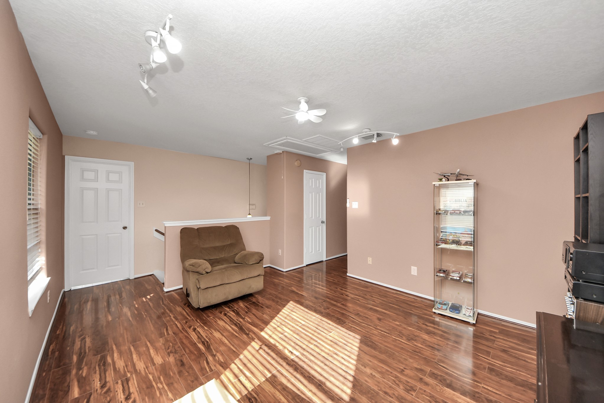 1902 Serenata Lane Property Photo 23