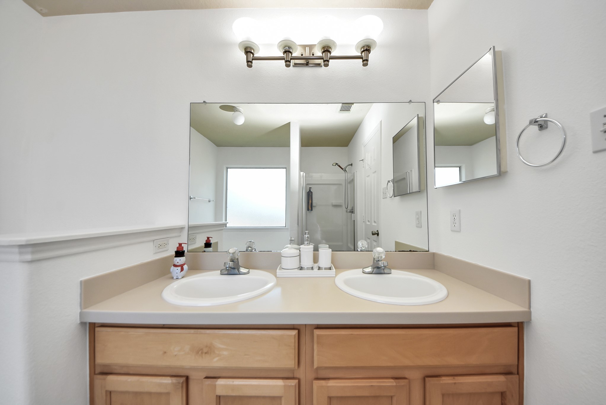 1902 Serenata Lane Property Photo 30