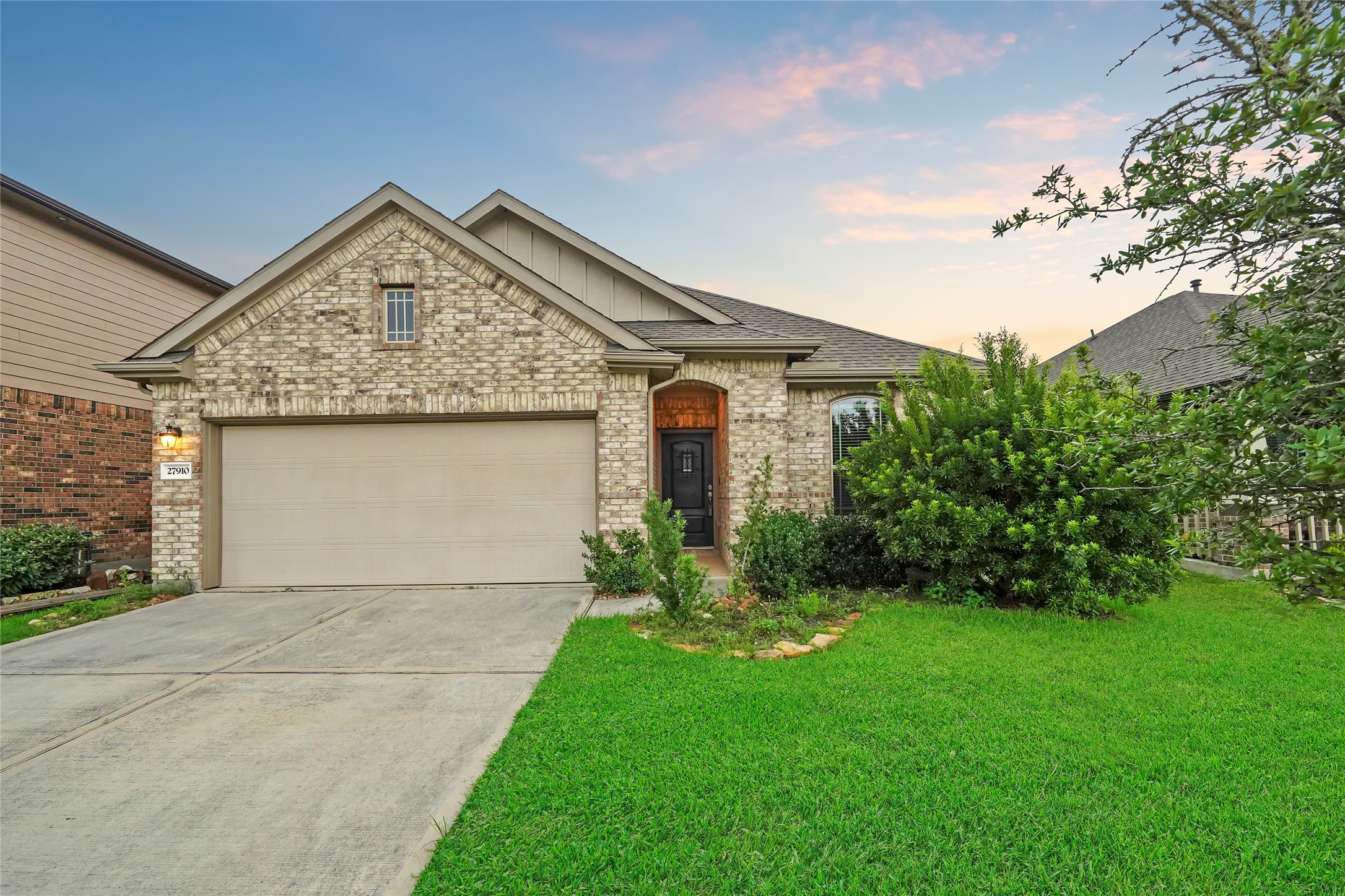 27910 Augusta View Drive Property Photo 2