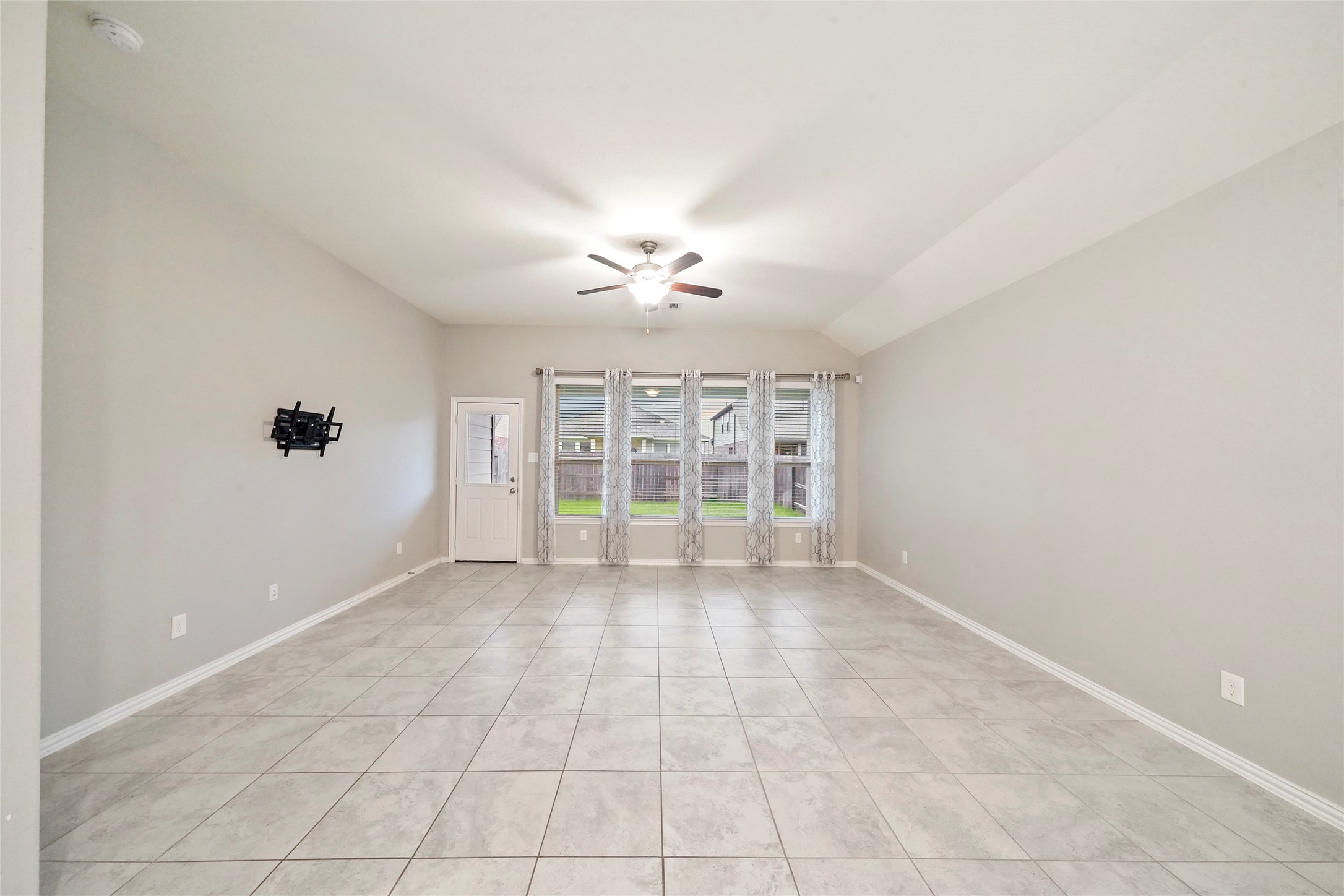 27910 Augusta View Drive Property Photo 16
