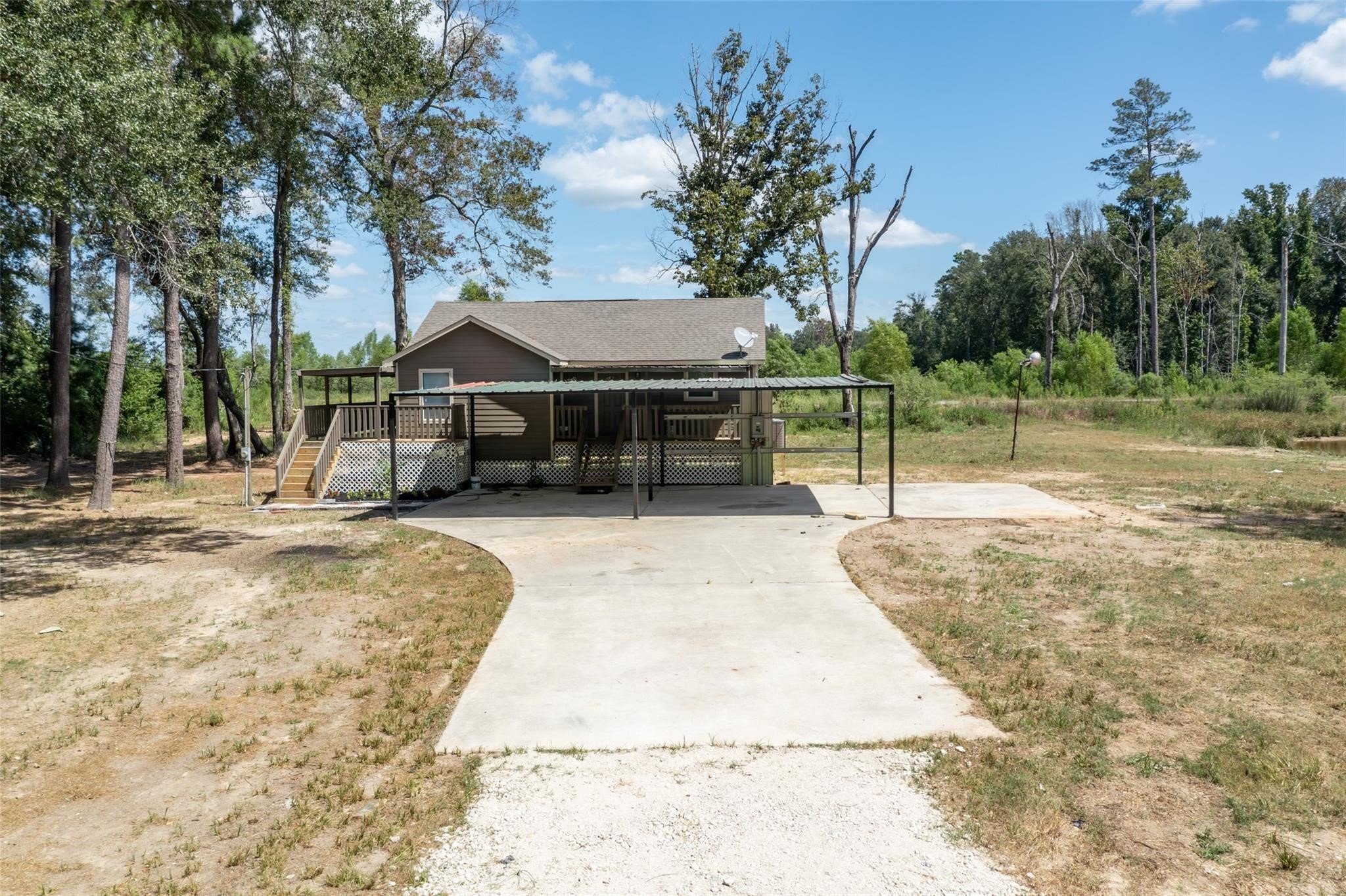 1906 County Road 3434 N Property Photo 3