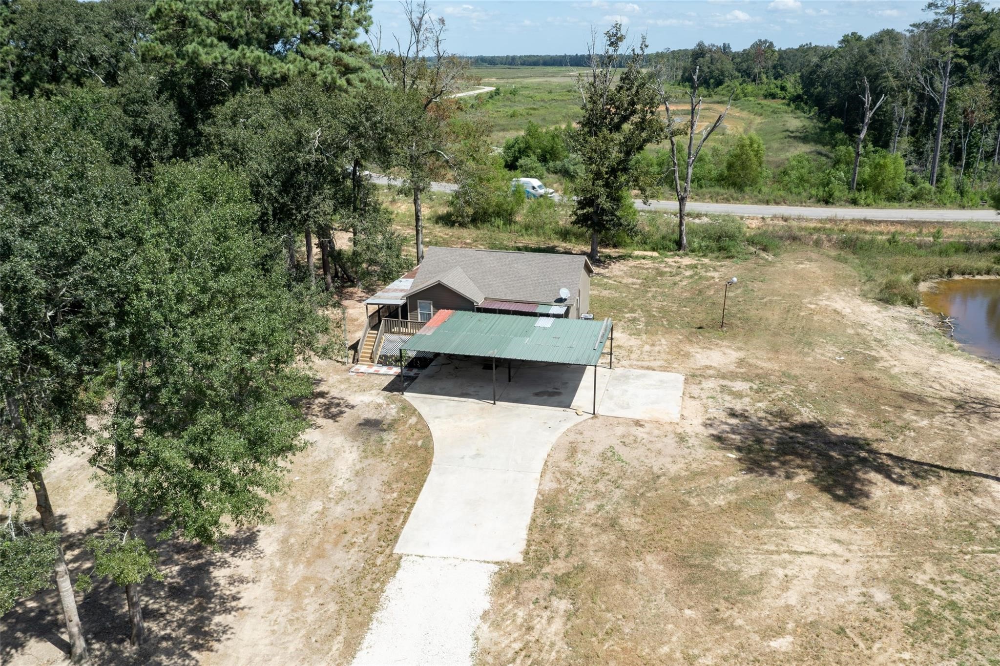 1906 County Road 3434 N Property Photo 17