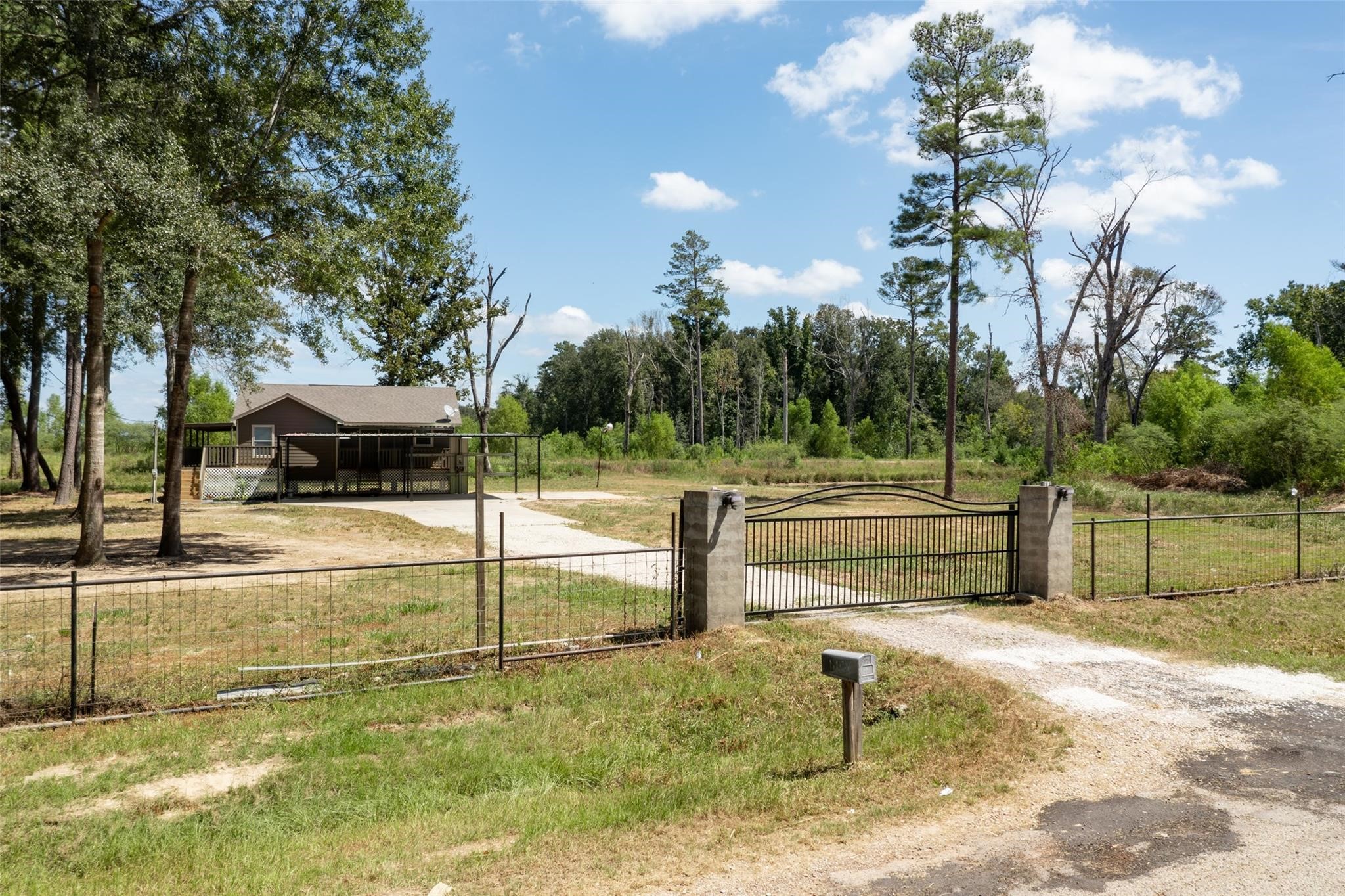 1906 County Road 3434 N Property Photo 20