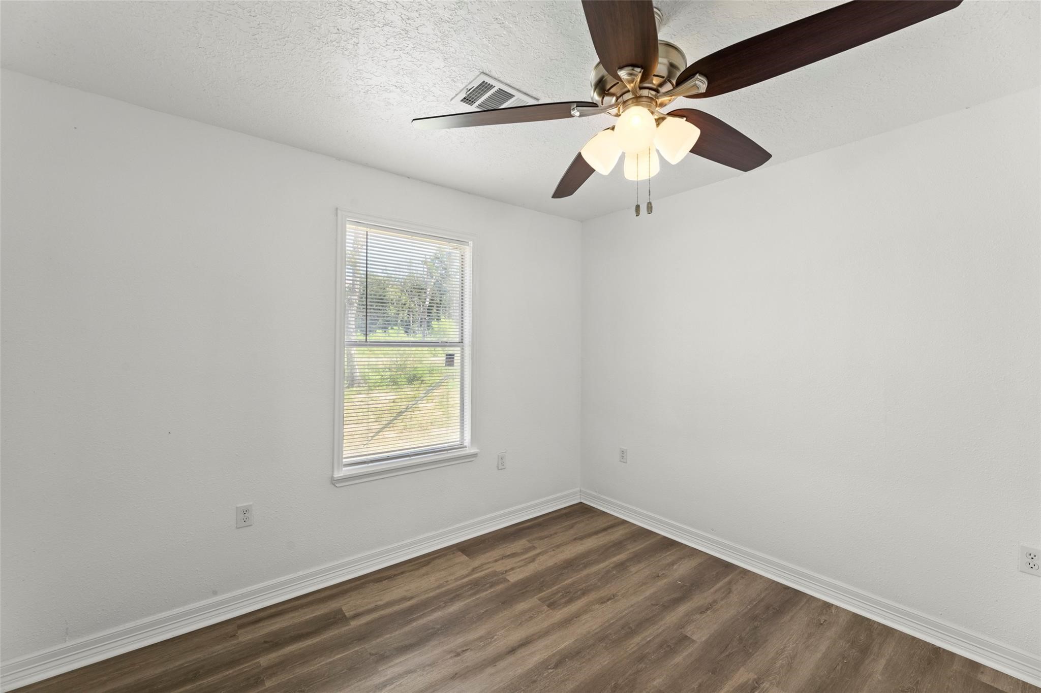 1906 County Road 3434 N Property Photo 34