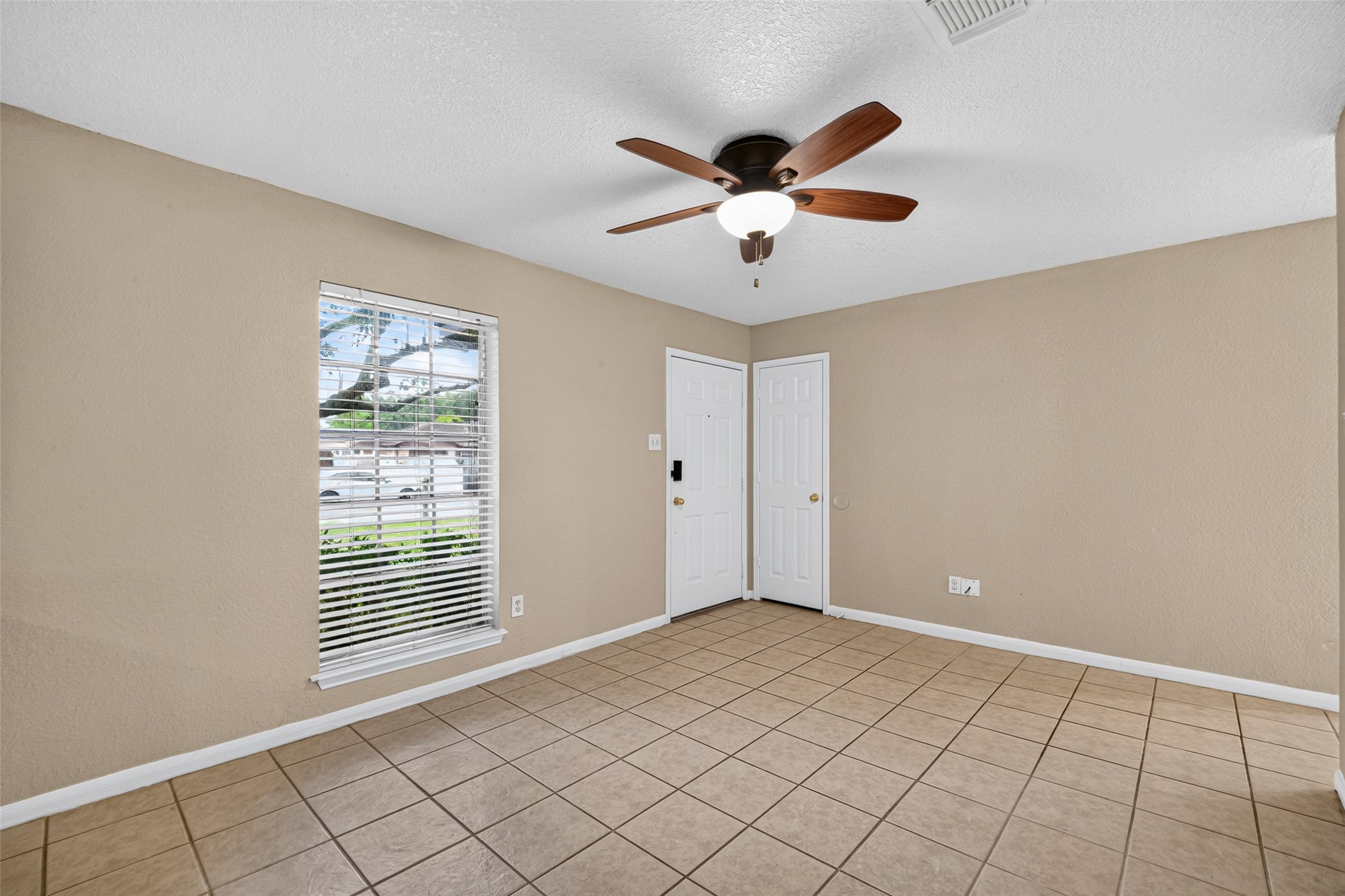 1835 Wren Drive Property Photo 9