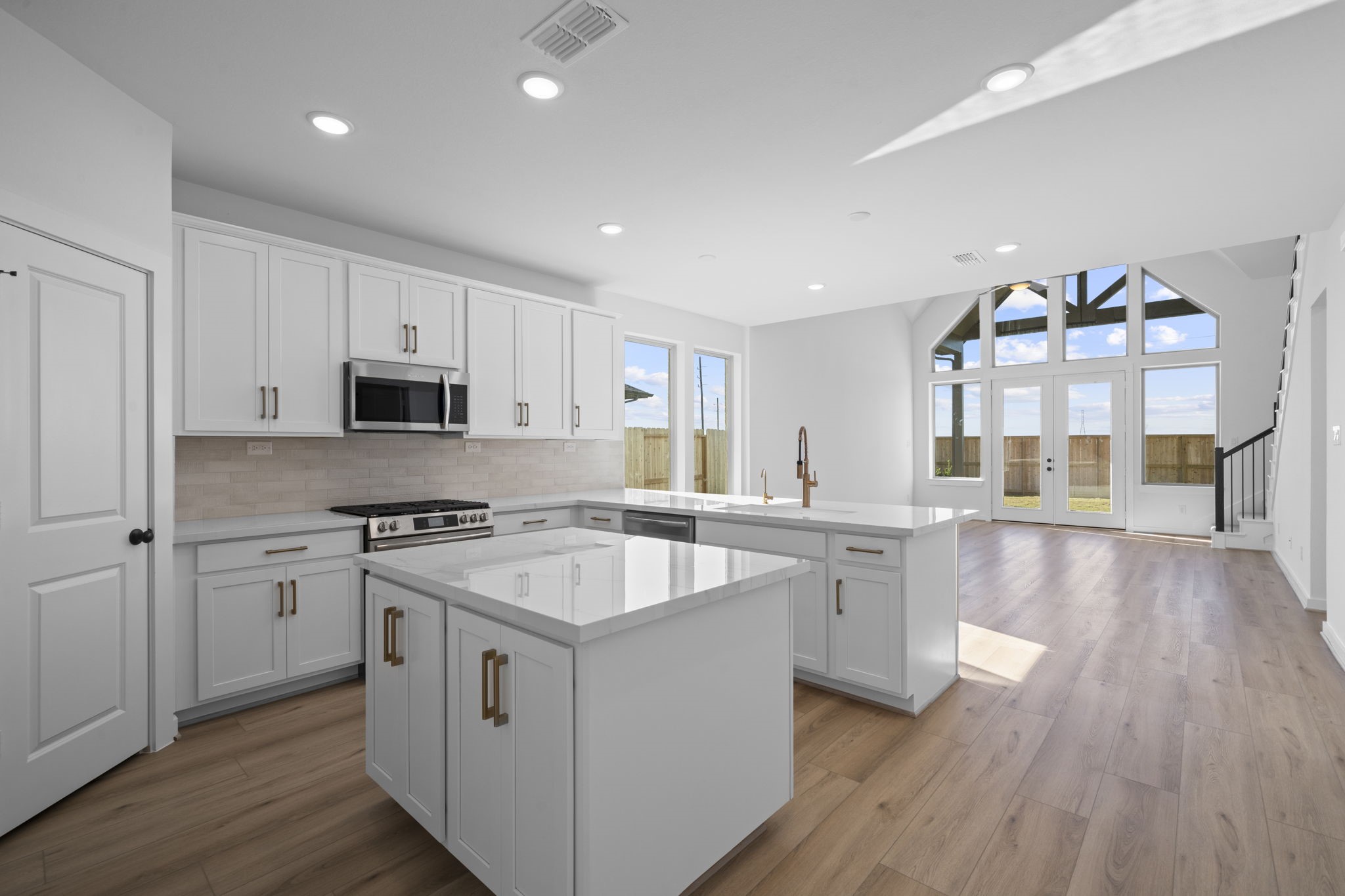 16923 Warm Glow Court Property Photo 3