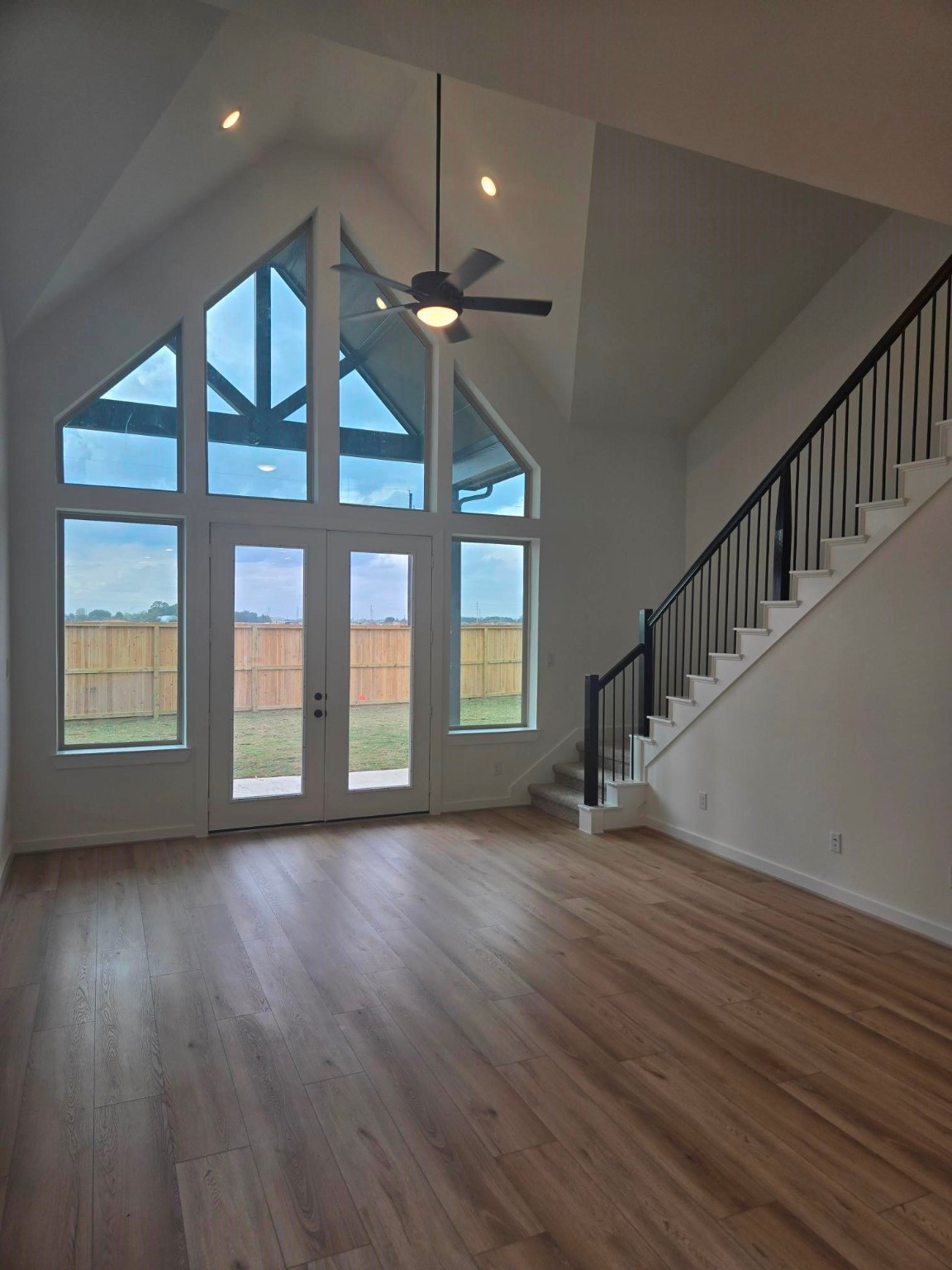 16923 Warm Glow Court Property Photo 7