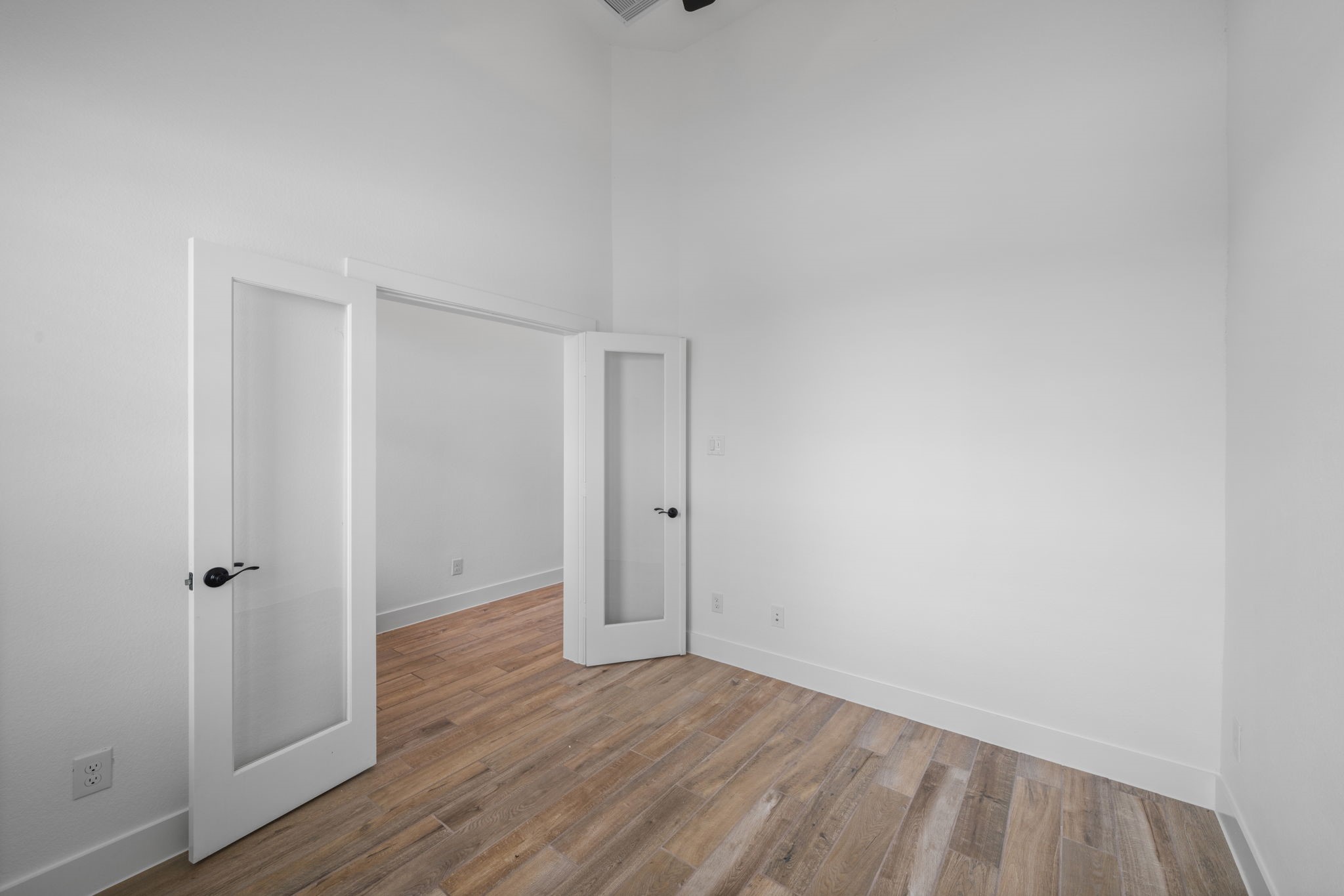 12102 Maple Court Property Photo 9