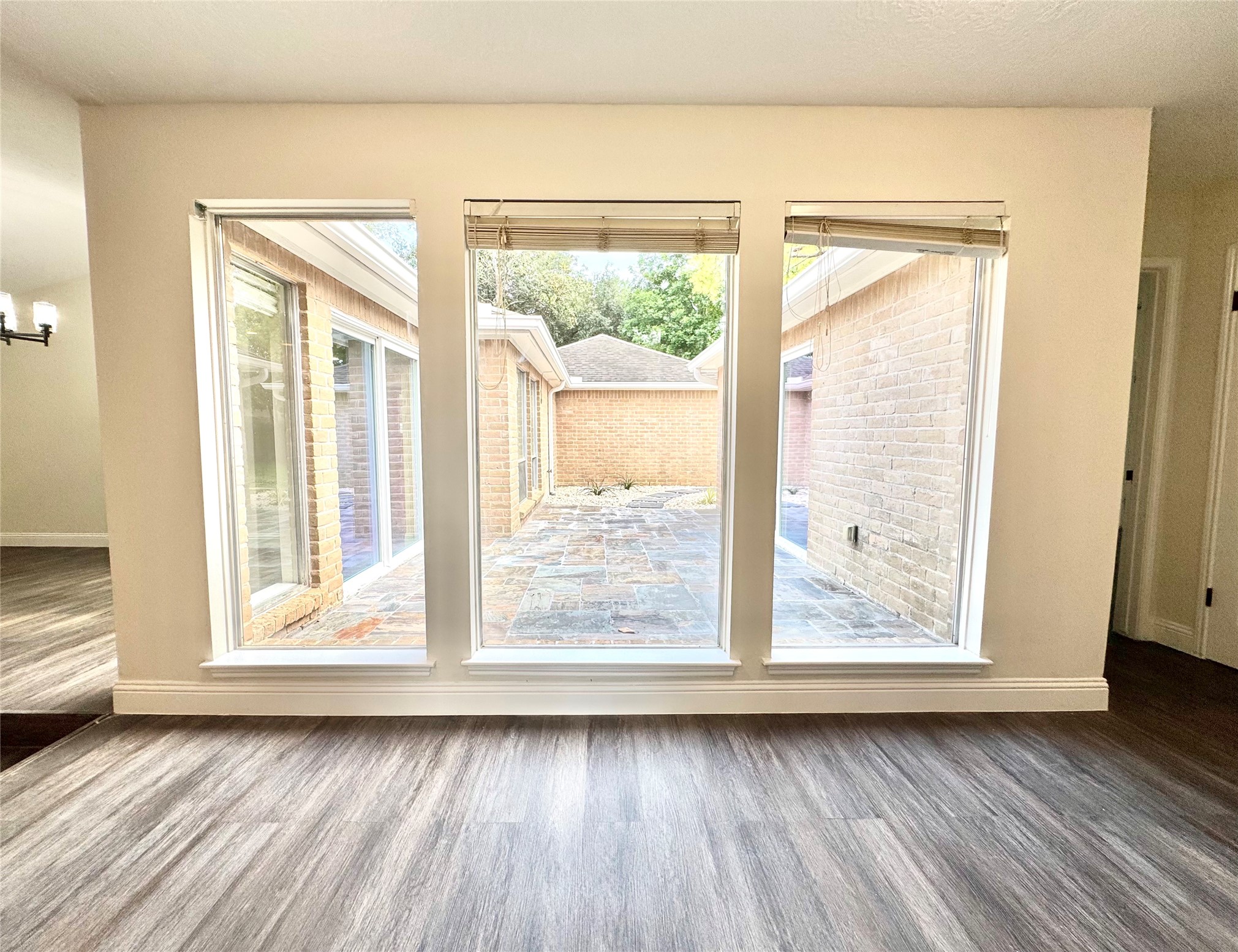 14307 Piping Rock Property Photo 4