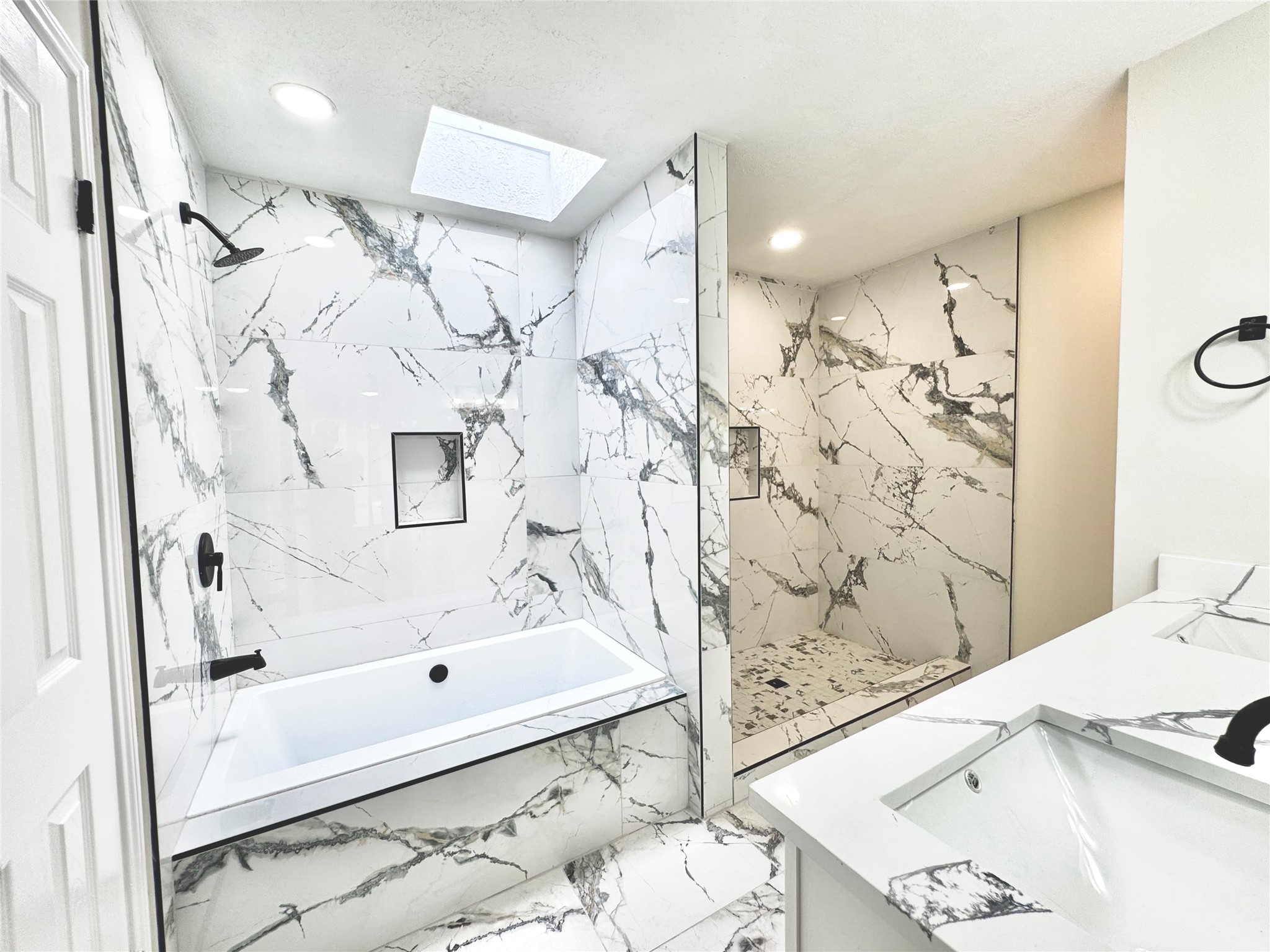 14307 Piping Rock Property Photo 11