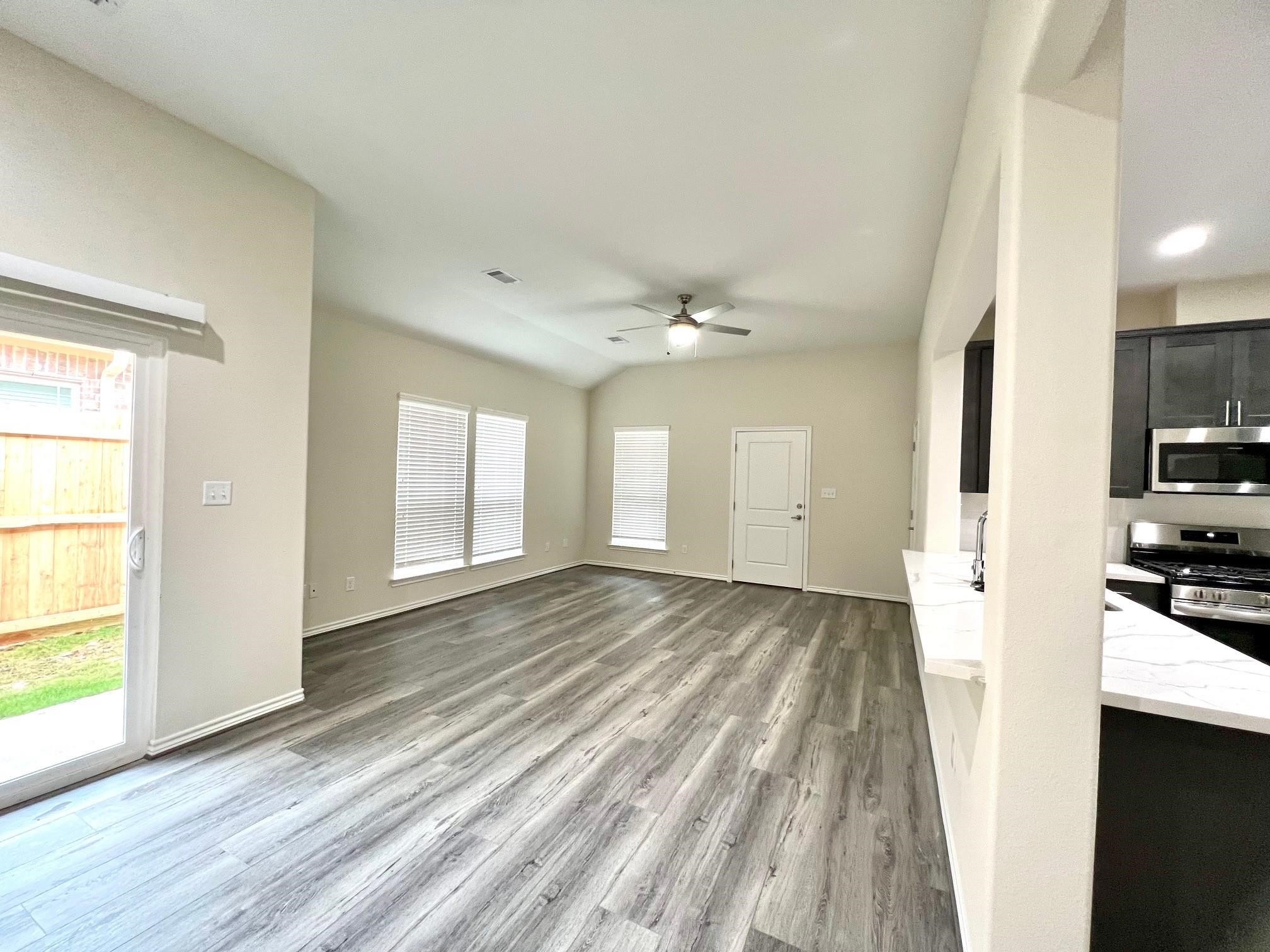 863 B Arbor Pines Ct Property Photo 2