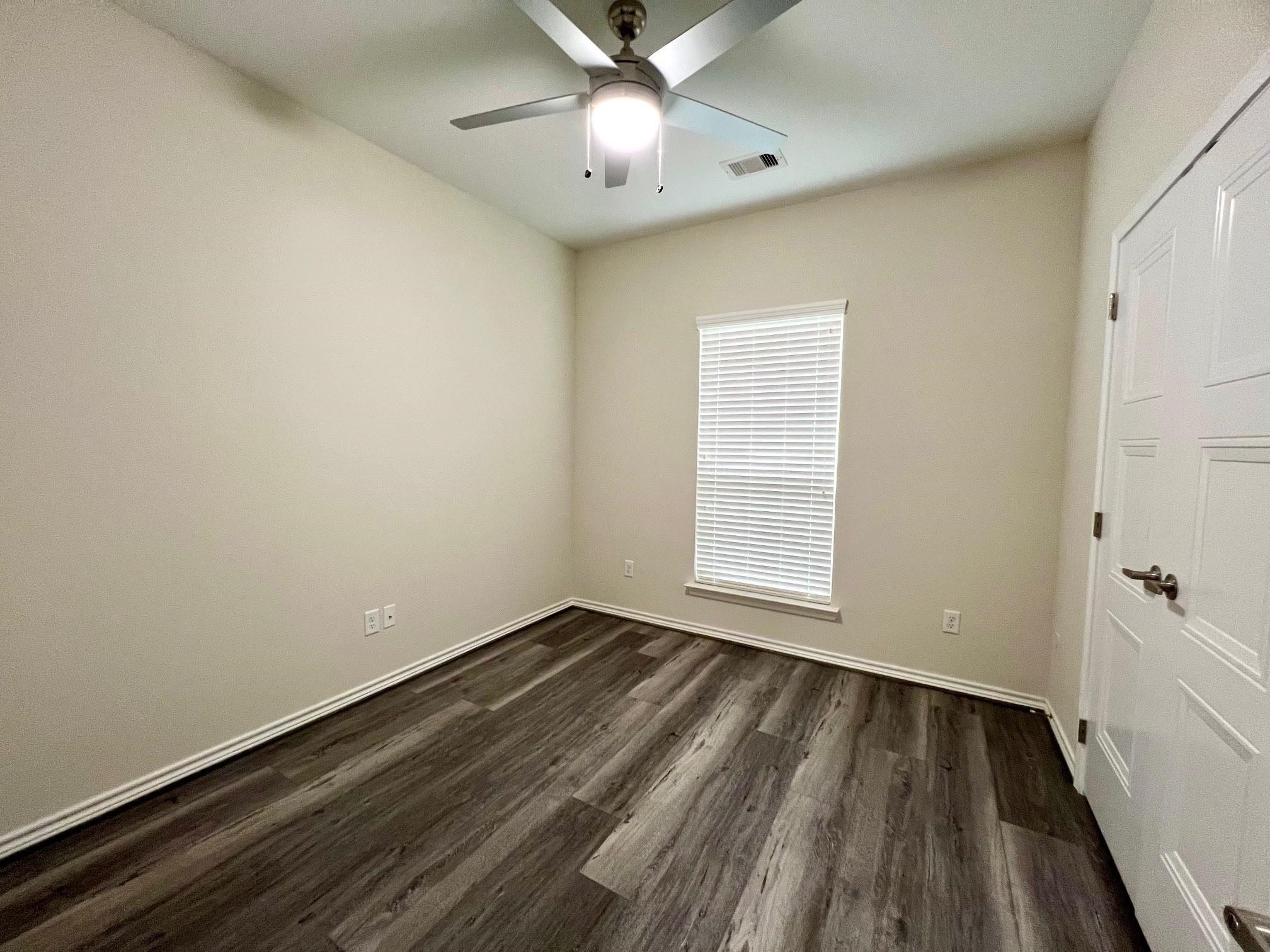 863 B Arbor Pines Ct Property Photo 4