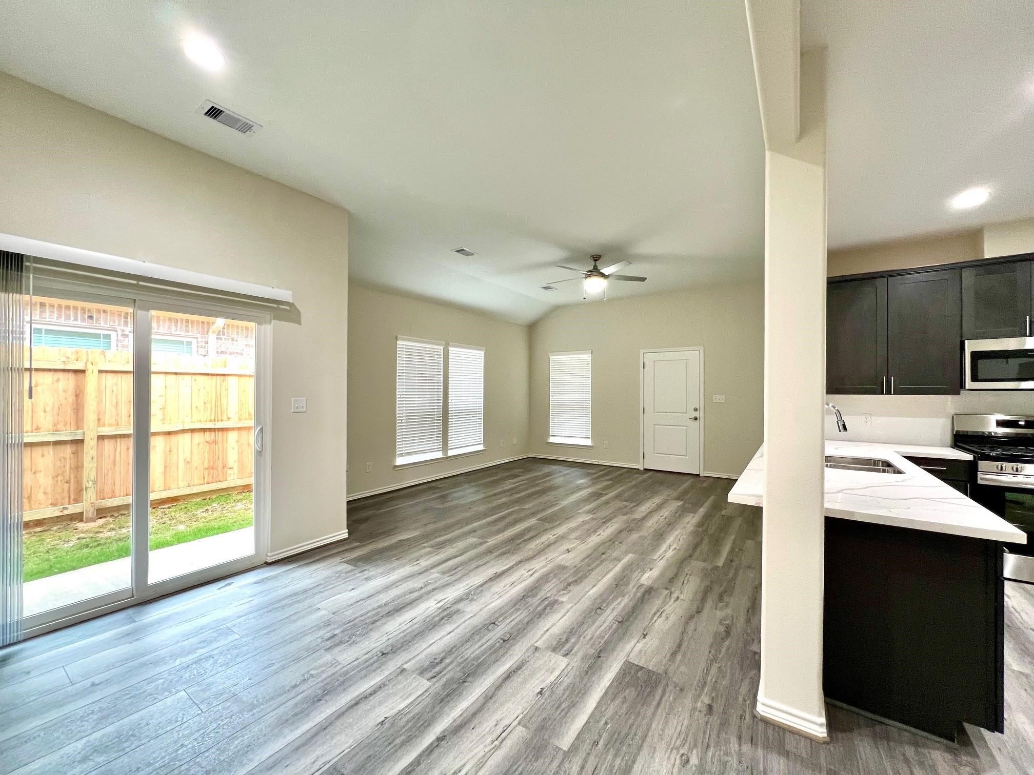 863 B Arbor Pines Ct Property Photo 6