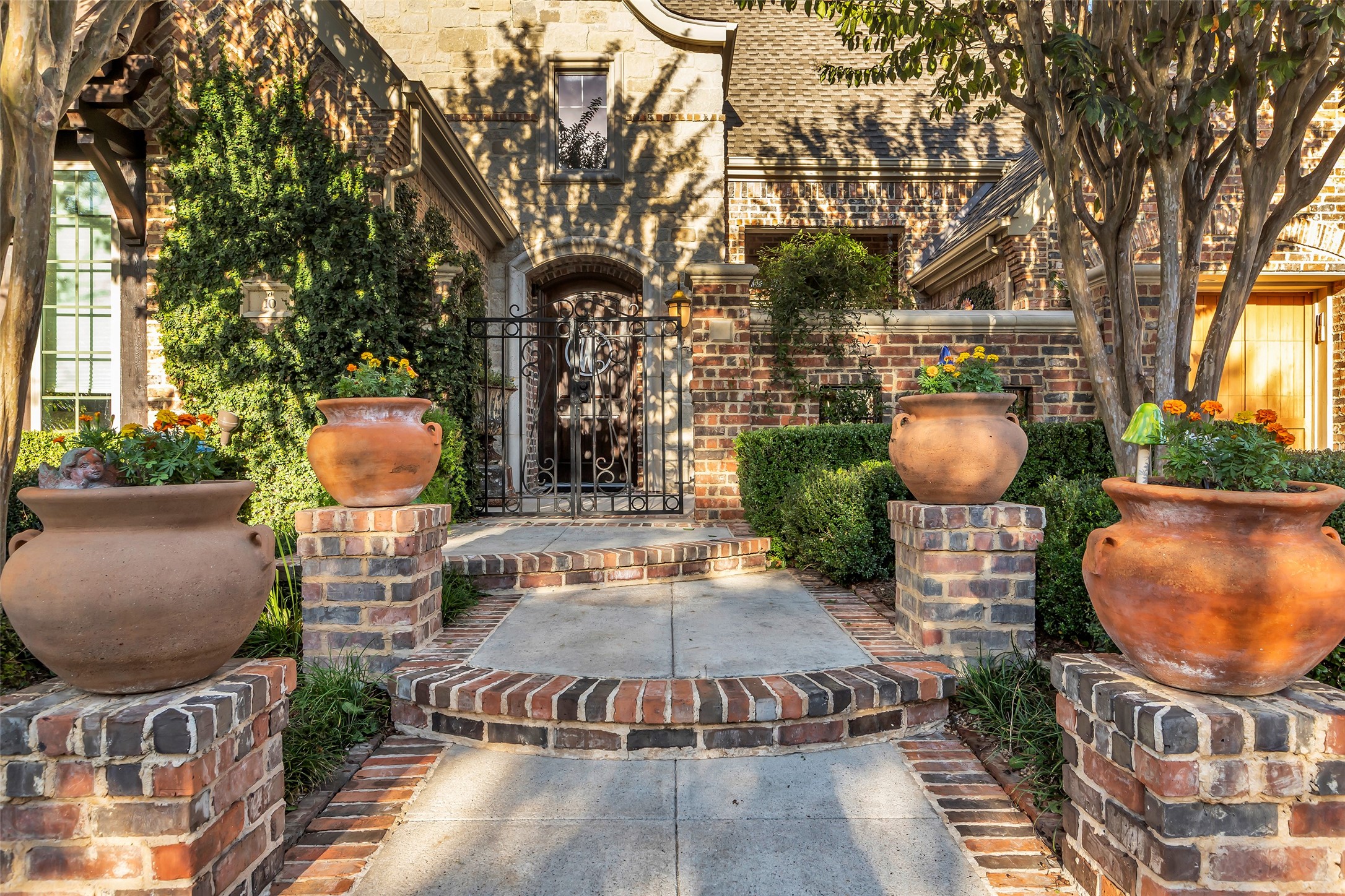 10 Mason Pond Place Property Photo 1