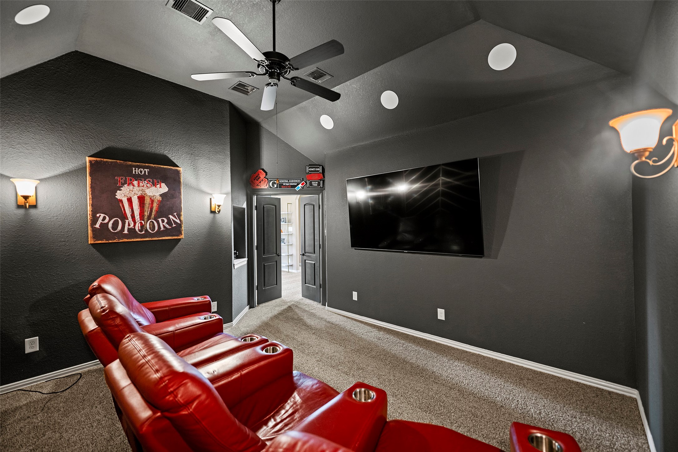 114 Tehama Place Property Photo 16