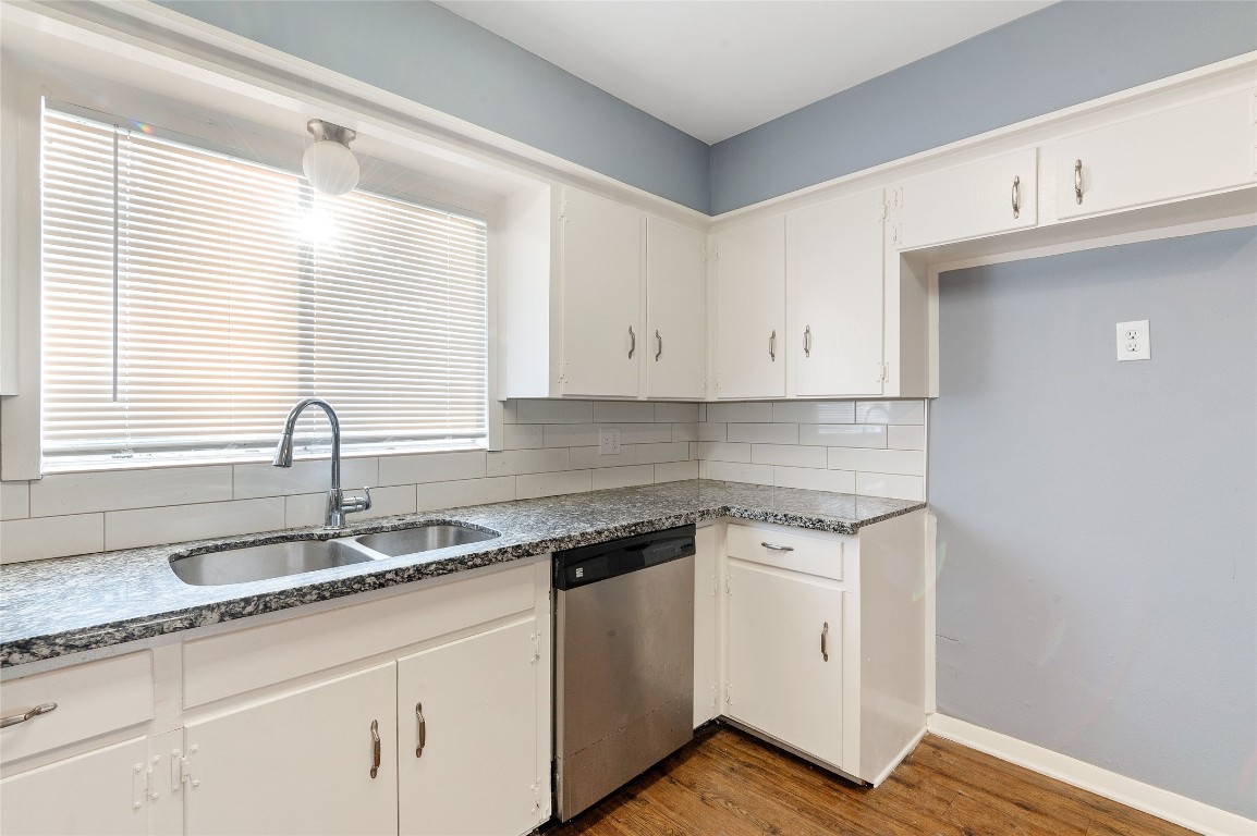 10502 Royal Oaks Drive Property Photo 6