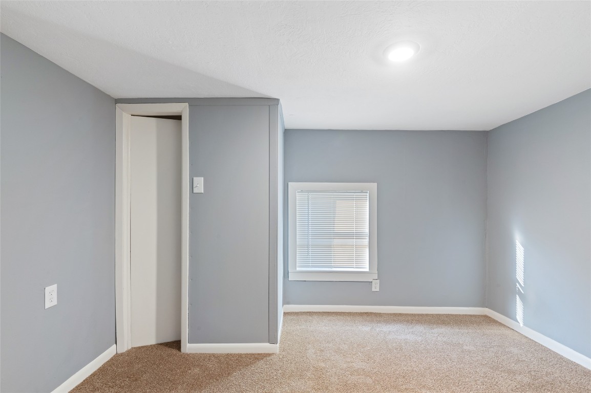 10502 Royal Oaks Drive Property Photo 8