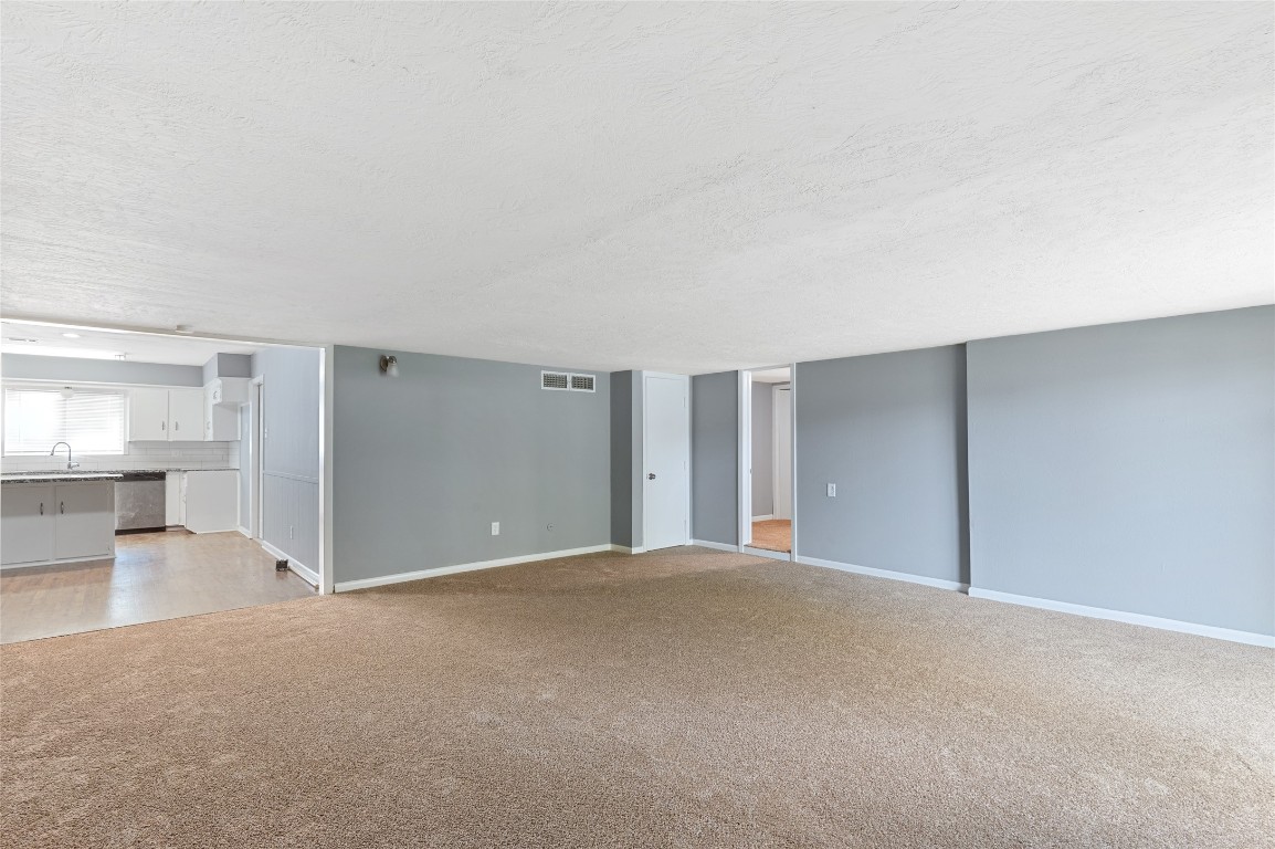 10502 Royal Oaks Drive Property Photo 18