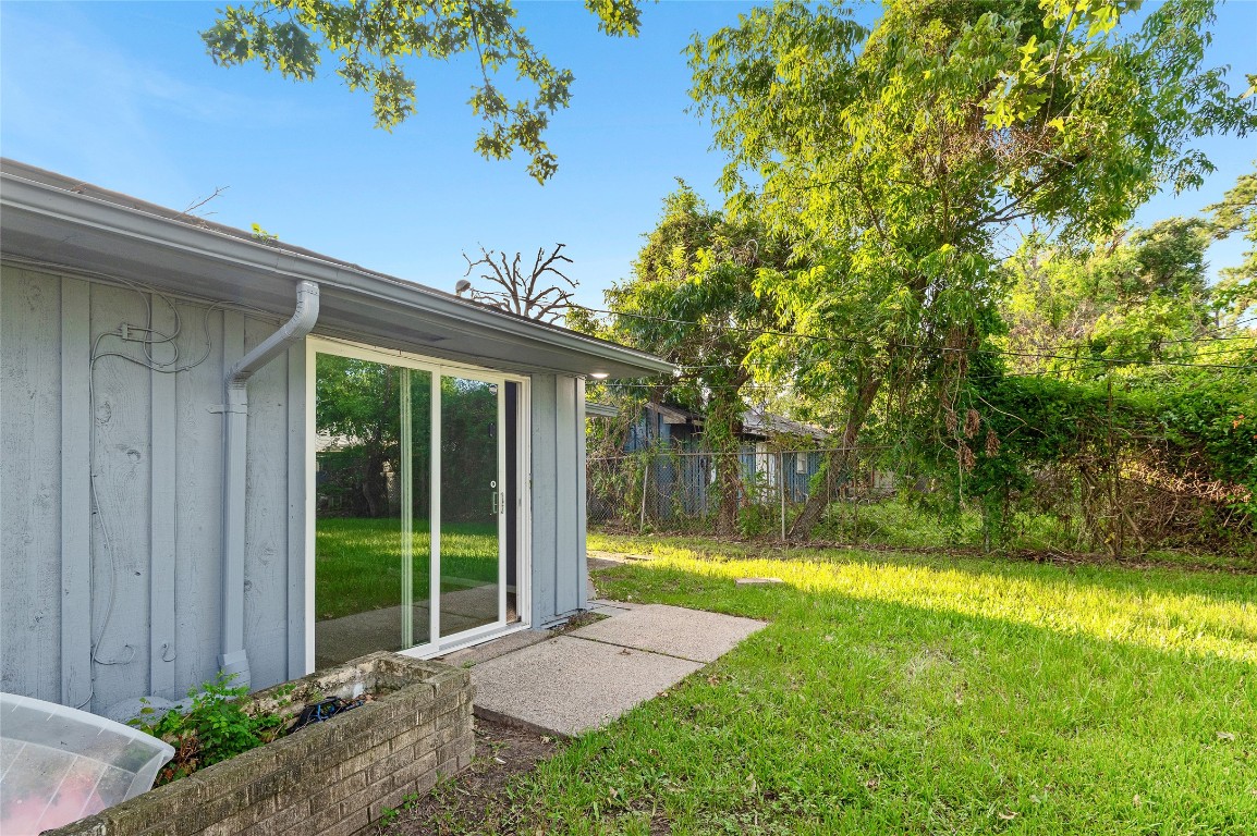 10502 Royal Oaks Drive Property Photo 19