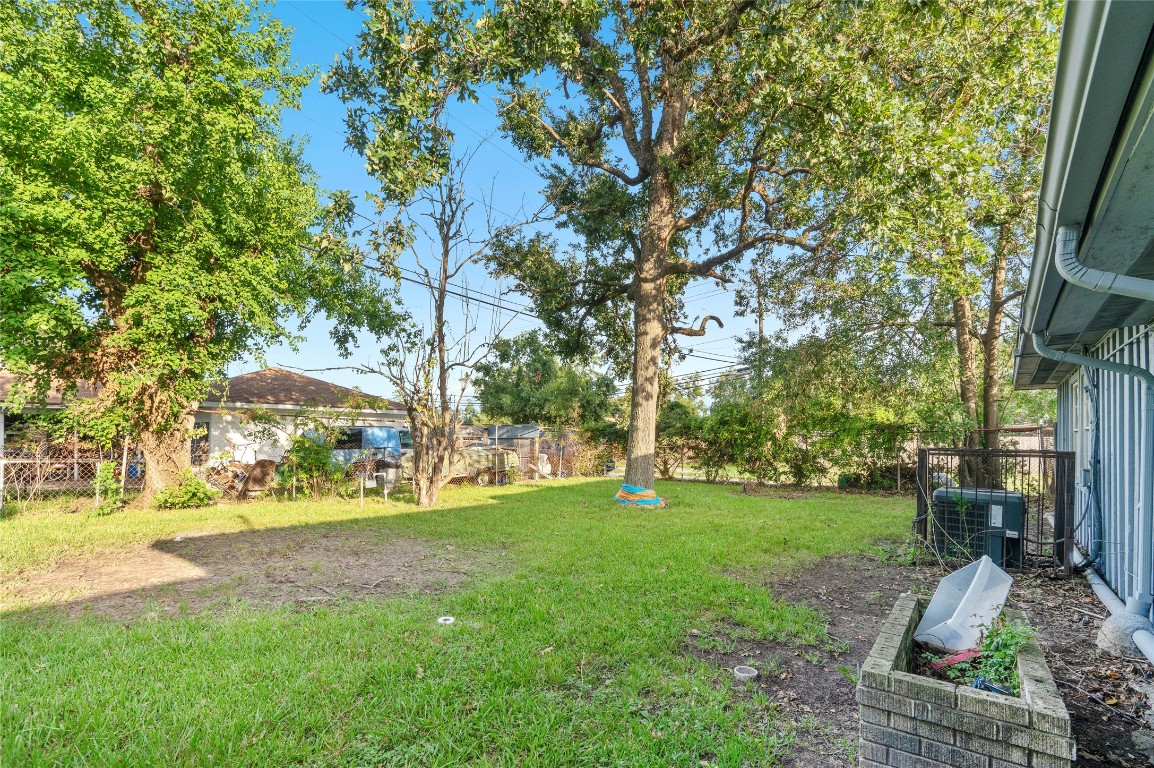 10502 Royal Oaks Drive Property Photo 20