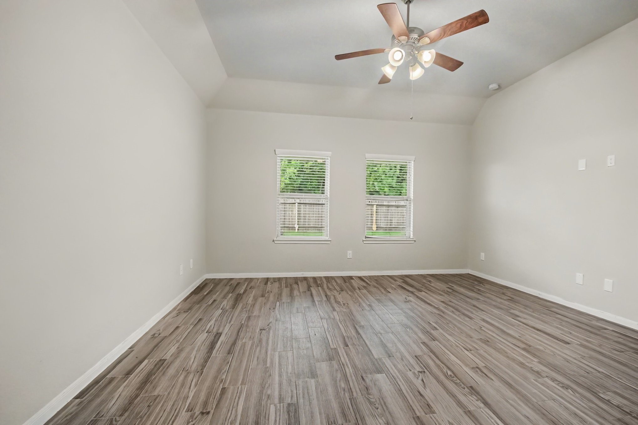 5127 Gulf Stream Lane Property Photo 12