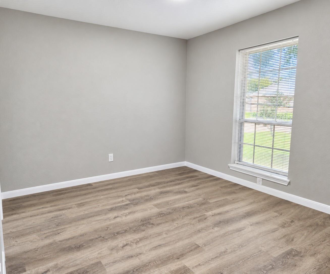 814 Coolwood Drive Property Photo 4
