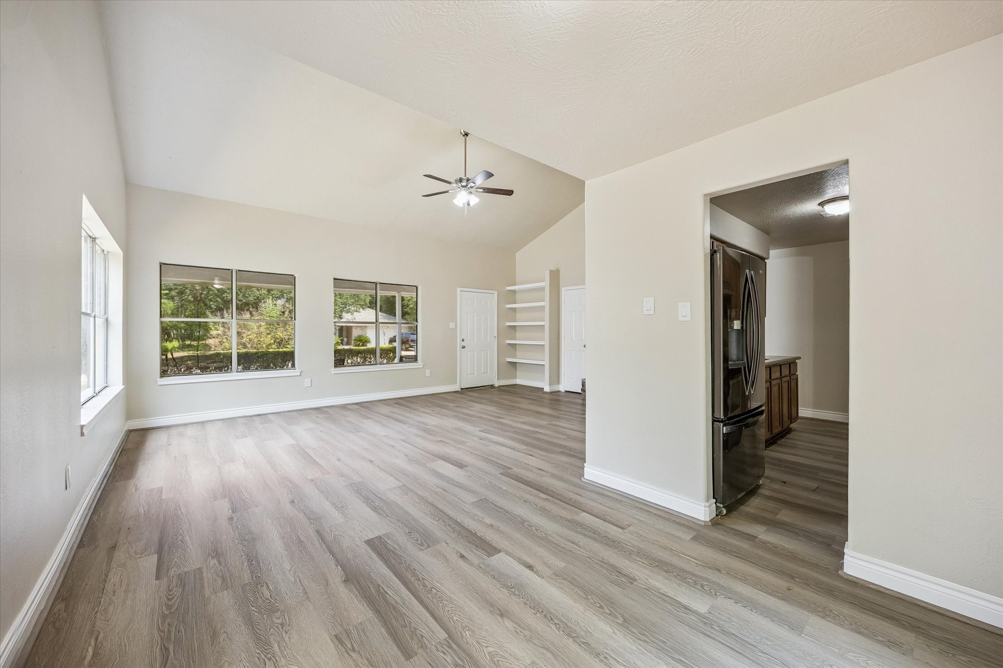 229 E Forest Avenue Property Photo 5