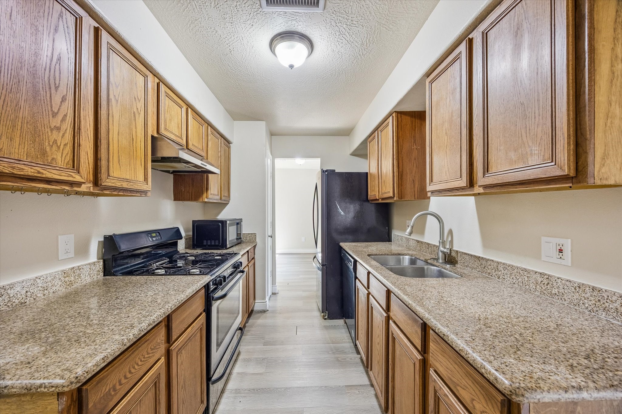 229 E Forest Avenue Property Photo 6