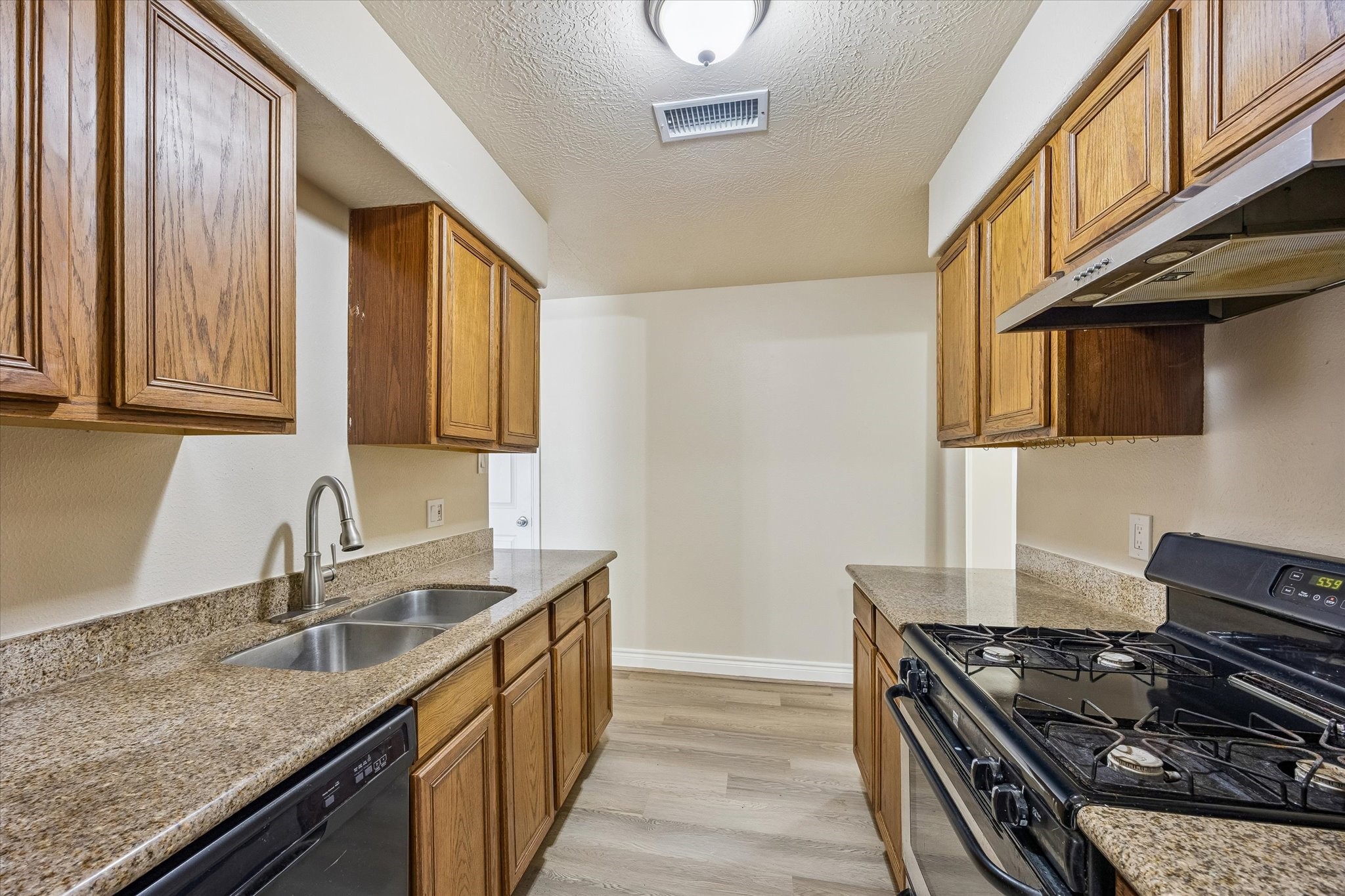 229 E Forest Avenue Property Photo 7