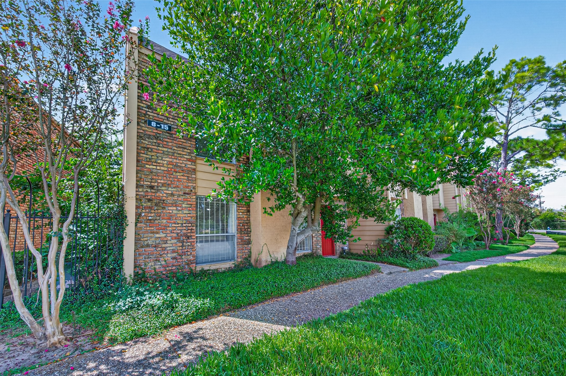 3303 W Greenridge Drive 8 Property Photo 4