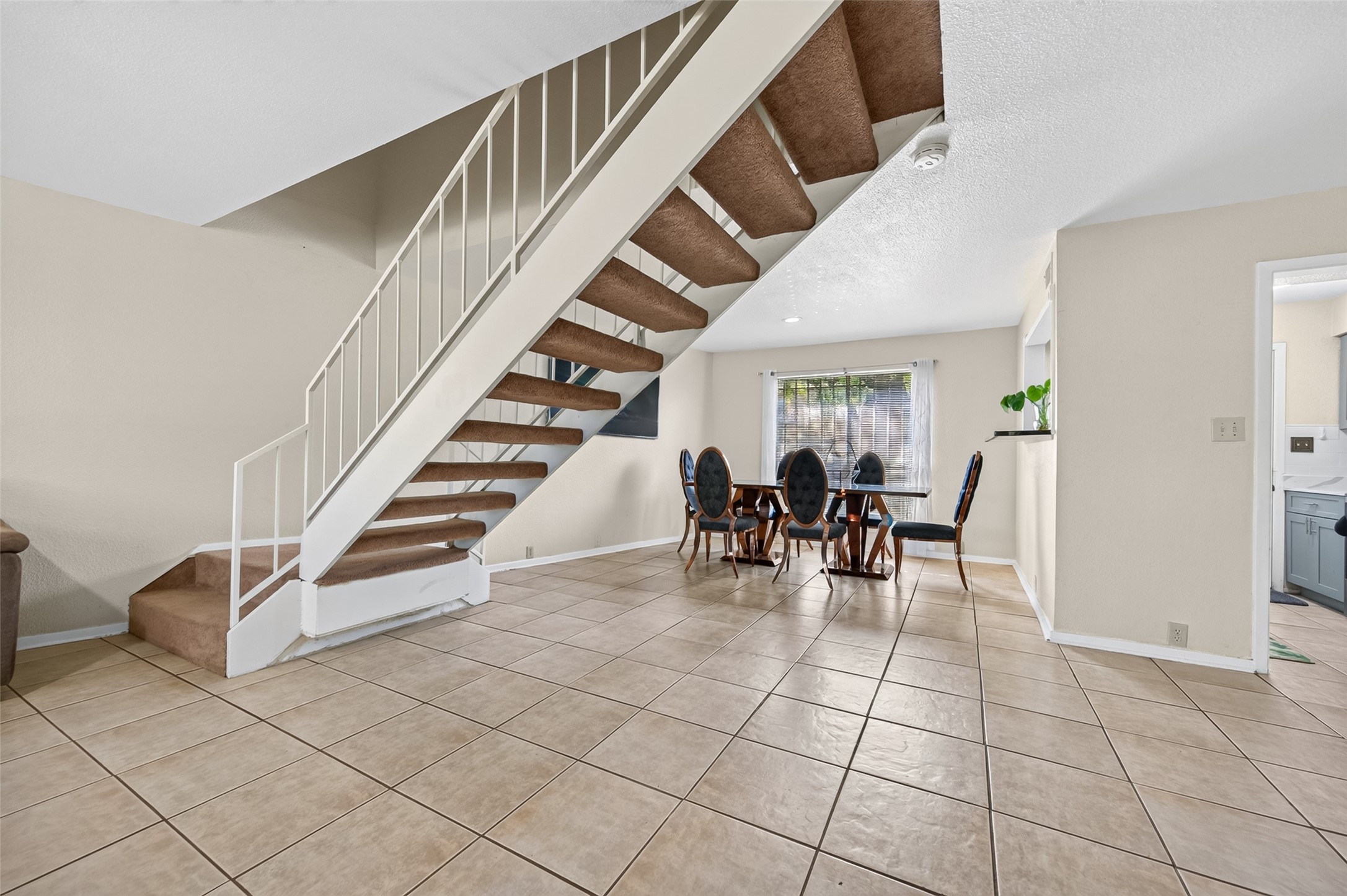 3303 W Greenridge Drive 8 Property Photo 11