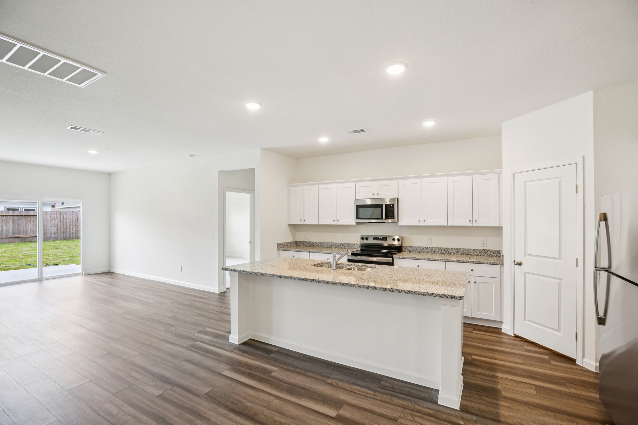 7719 Enchanted Pearl Drive Property Photo 2
